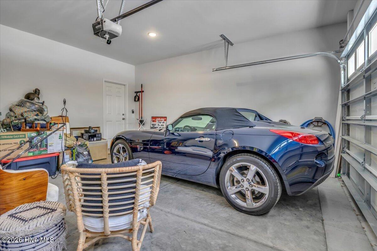 100566058 | Photo 40