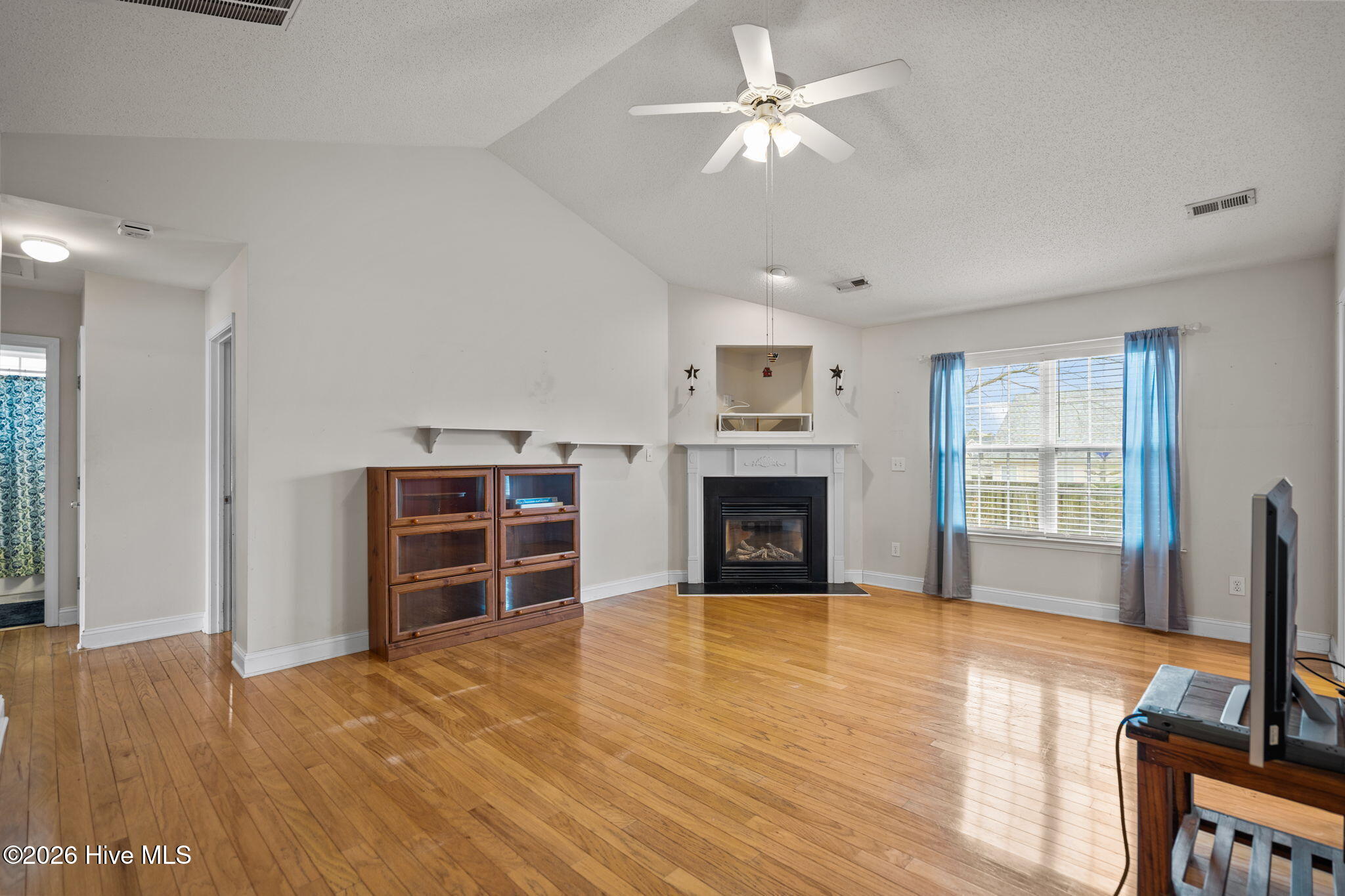 100552378 | Photo 18