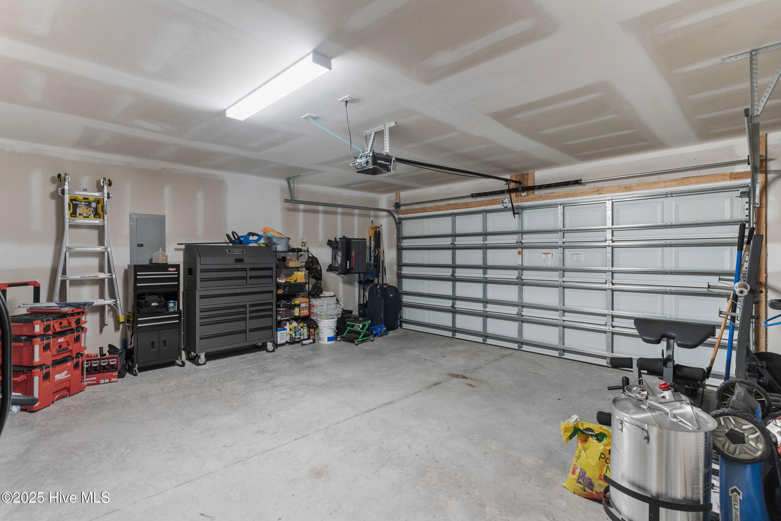 100546616 | Photo 29