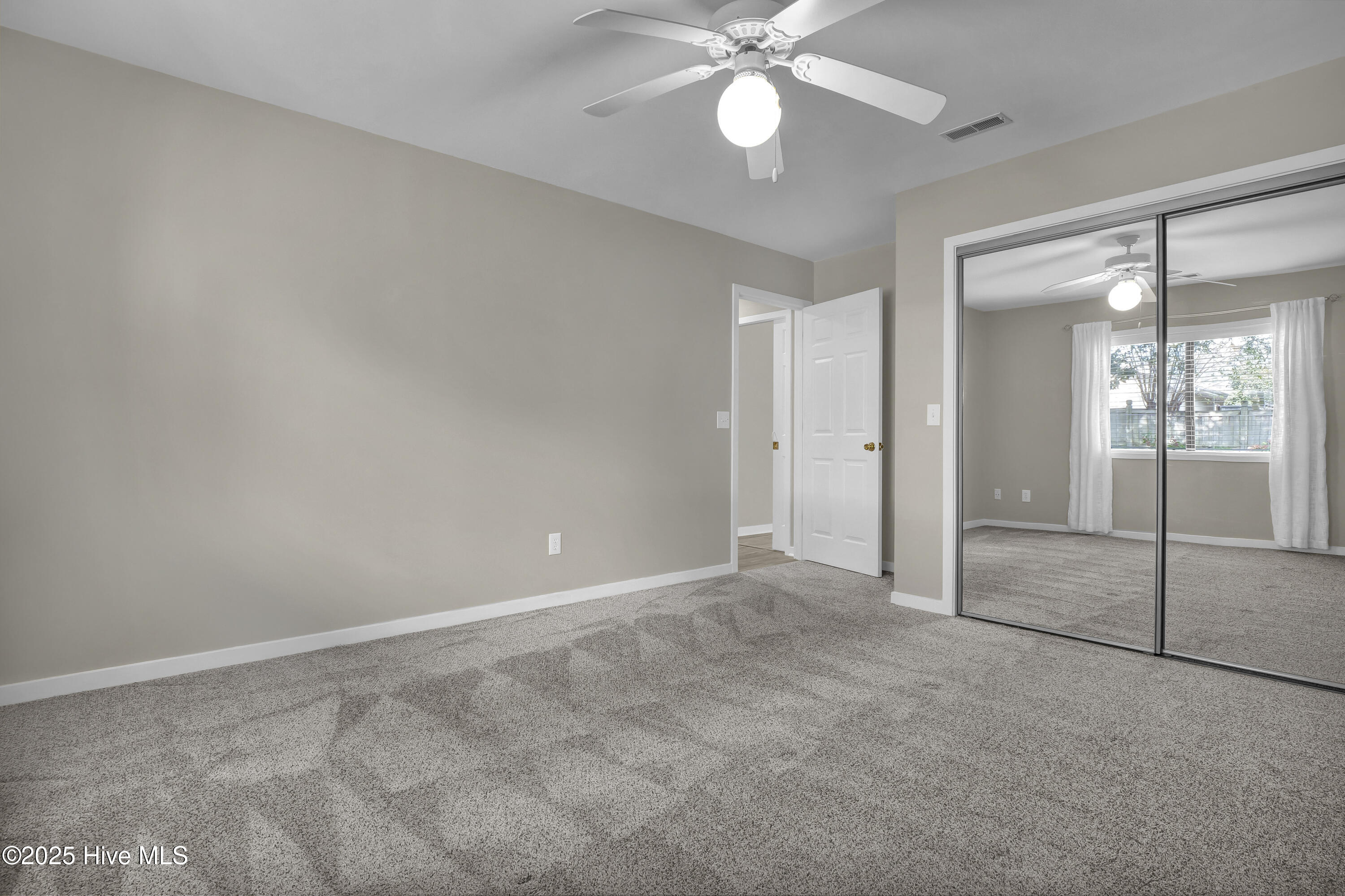 100541814 | Photo 22