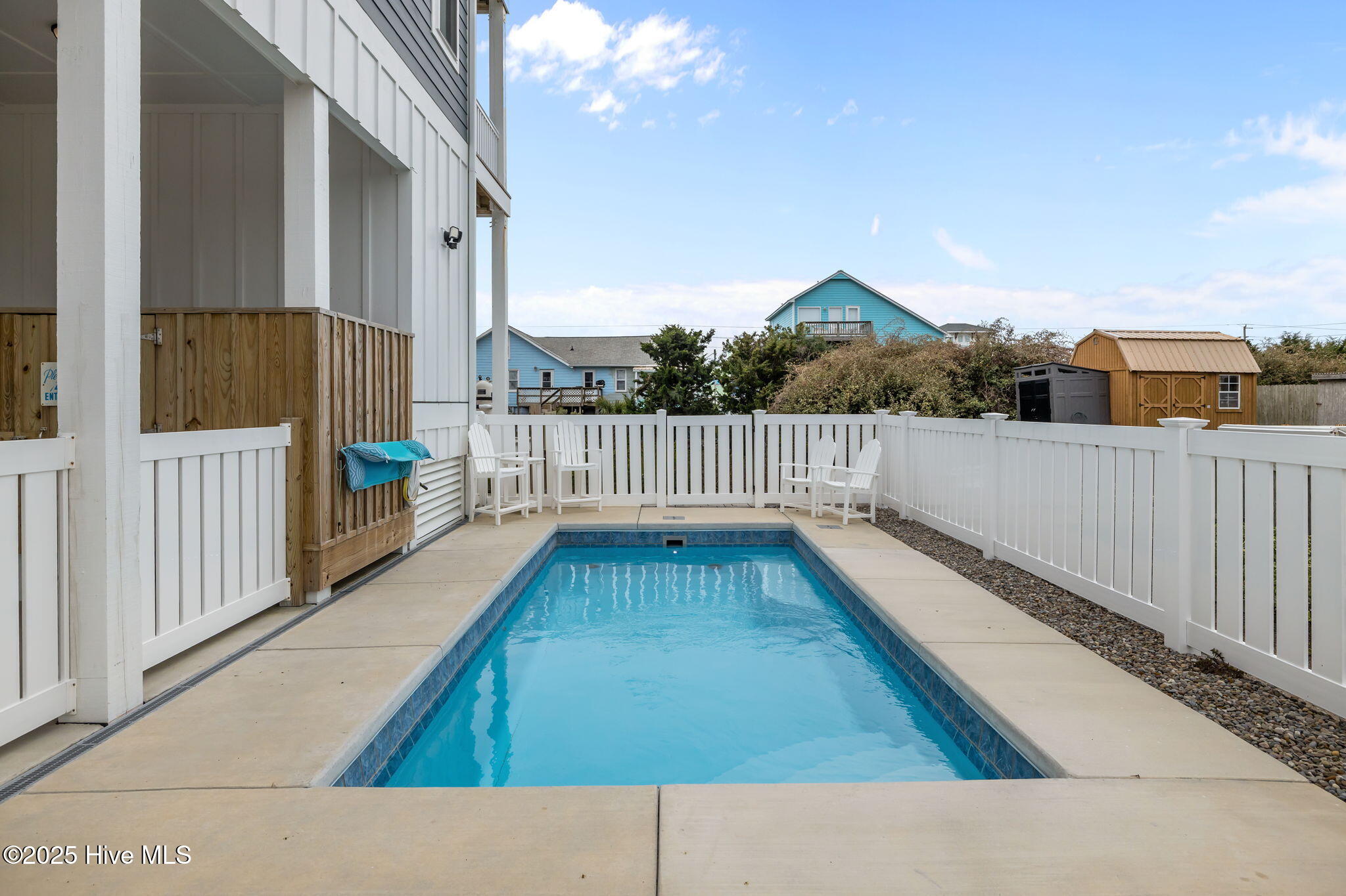 100544208 | Photo 46