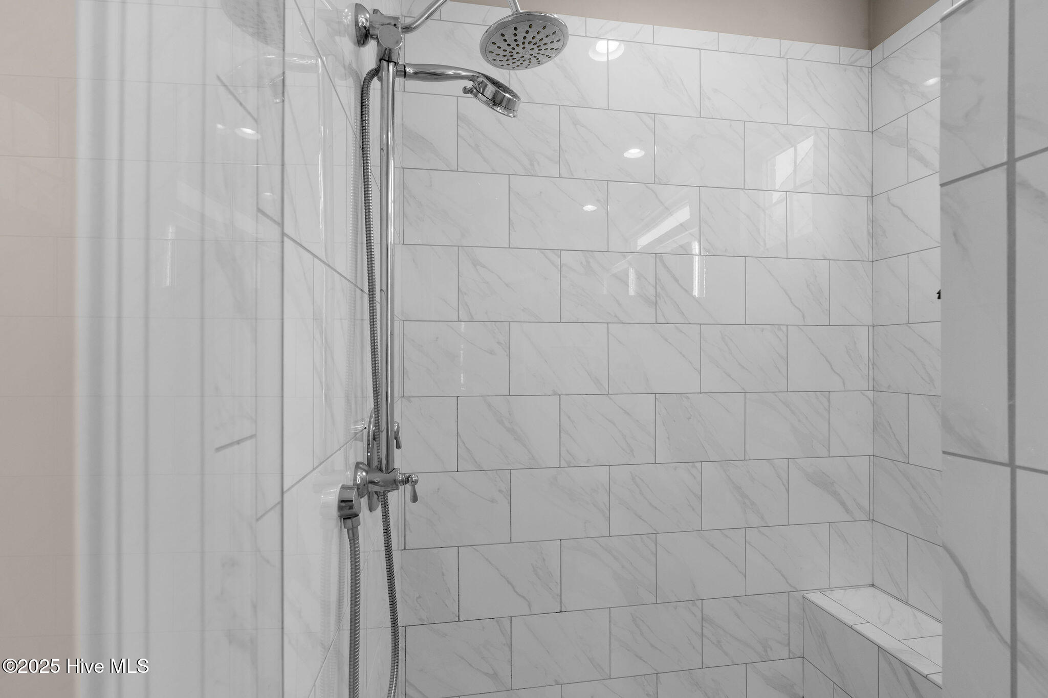 100540616 | Photo 37