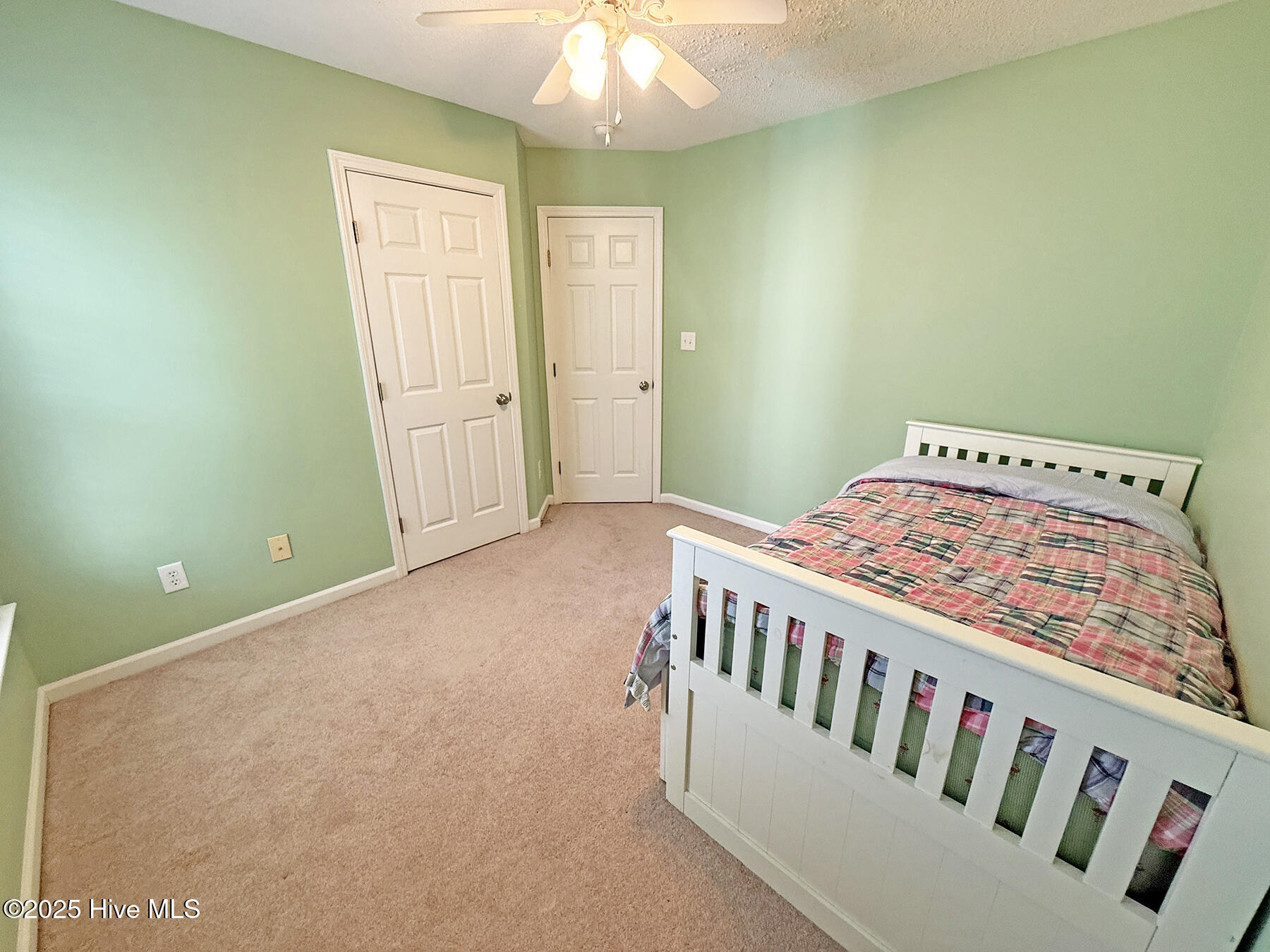 100537357 | Photo 25