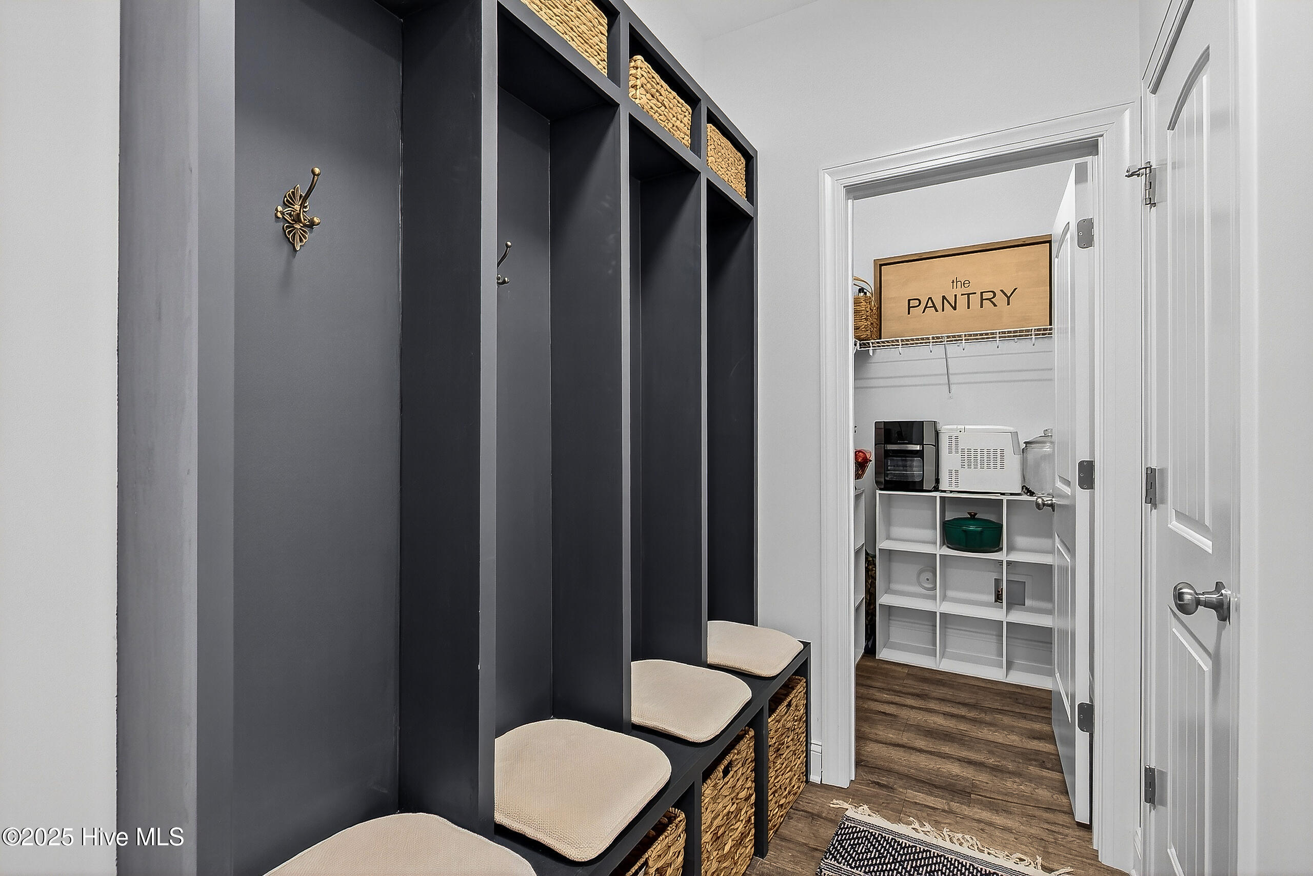 100542531 | Photo 28