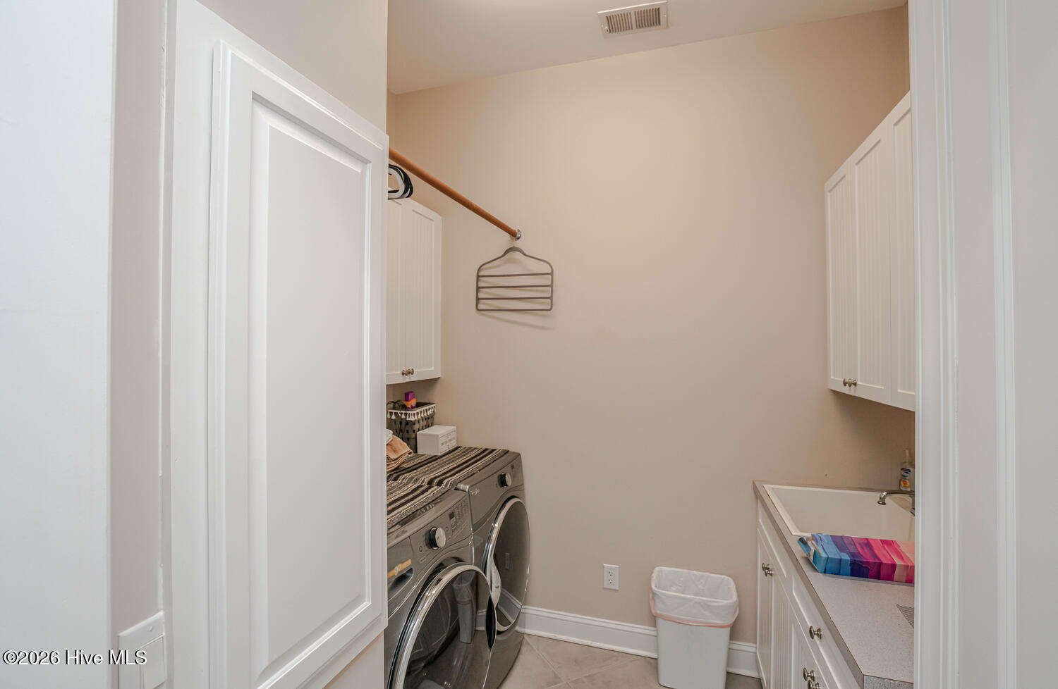 100560123 | Photo 43