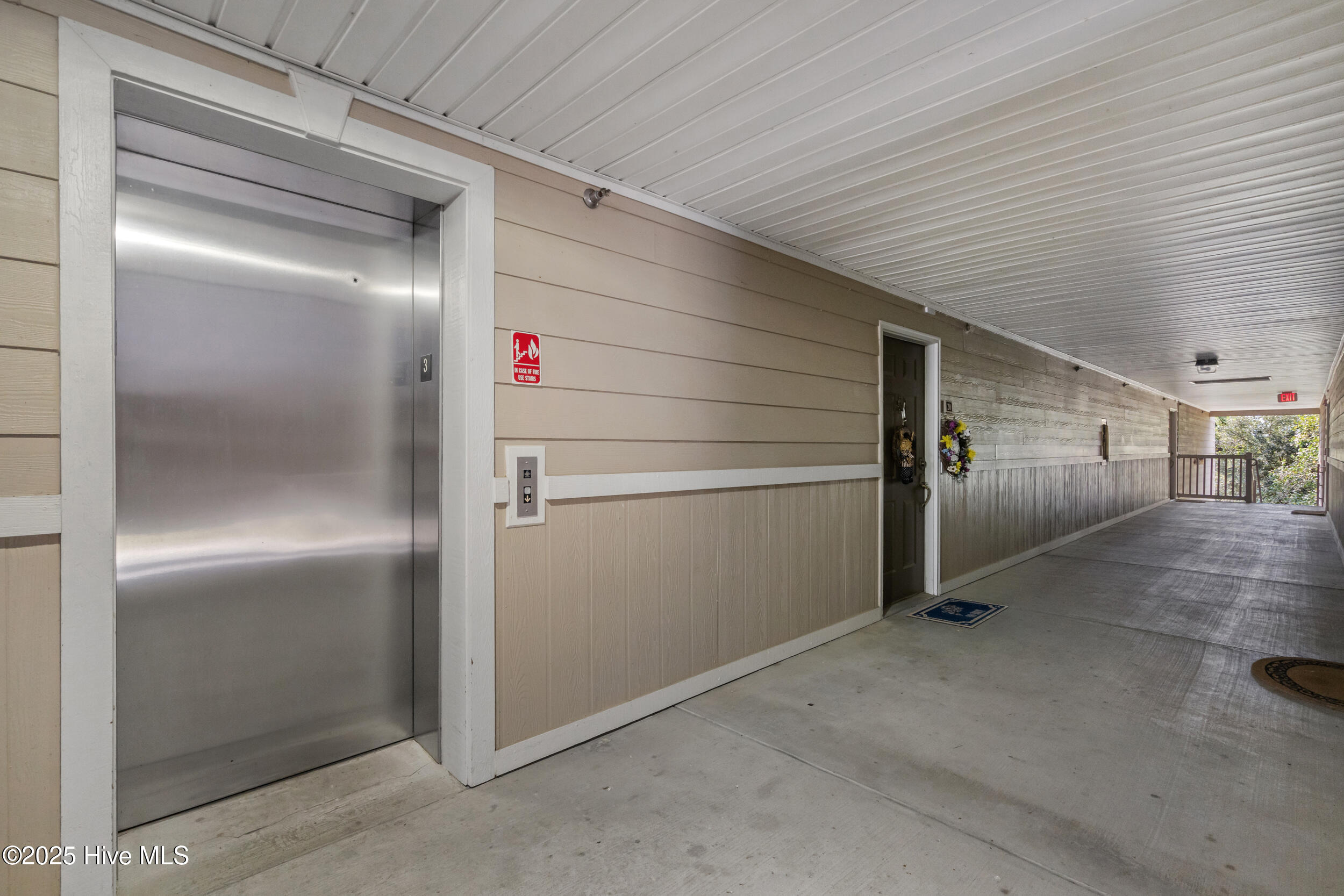 100531411 | Photo 40