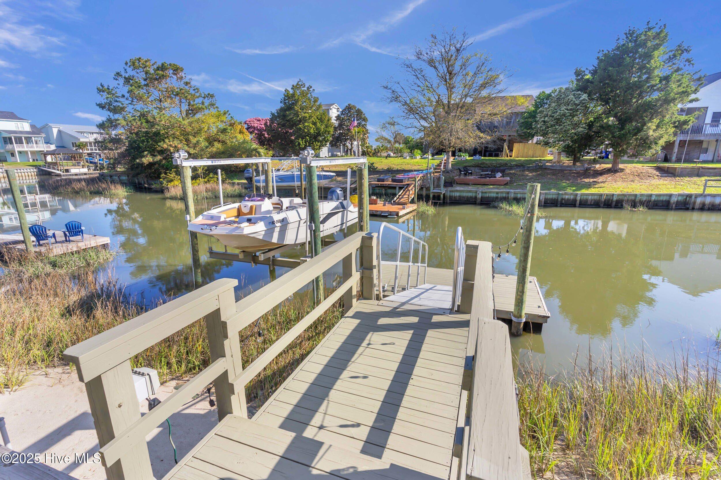 107 SW 25th Street, Oak Island, NC, 28465