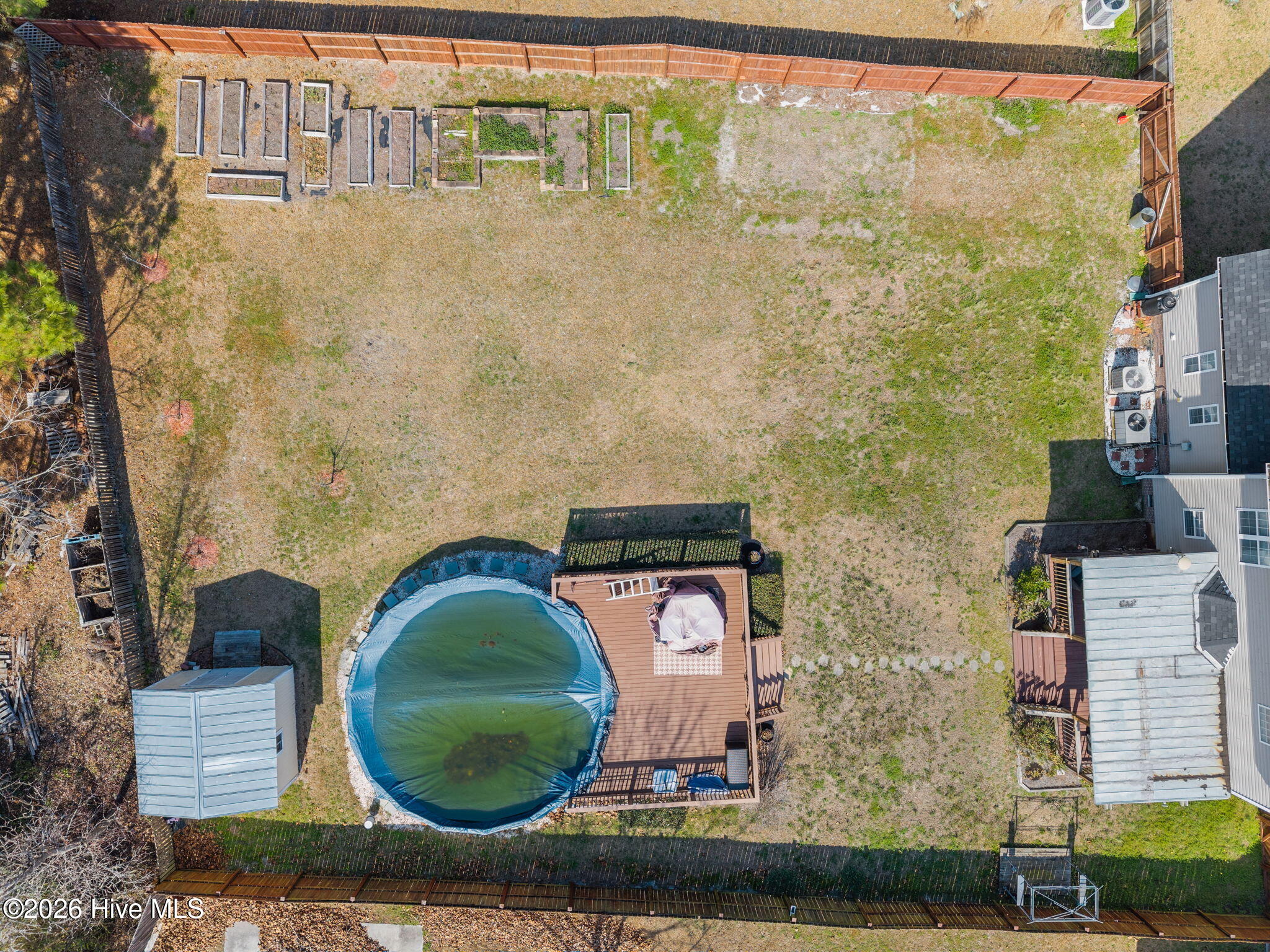 100558260 | Photo 53