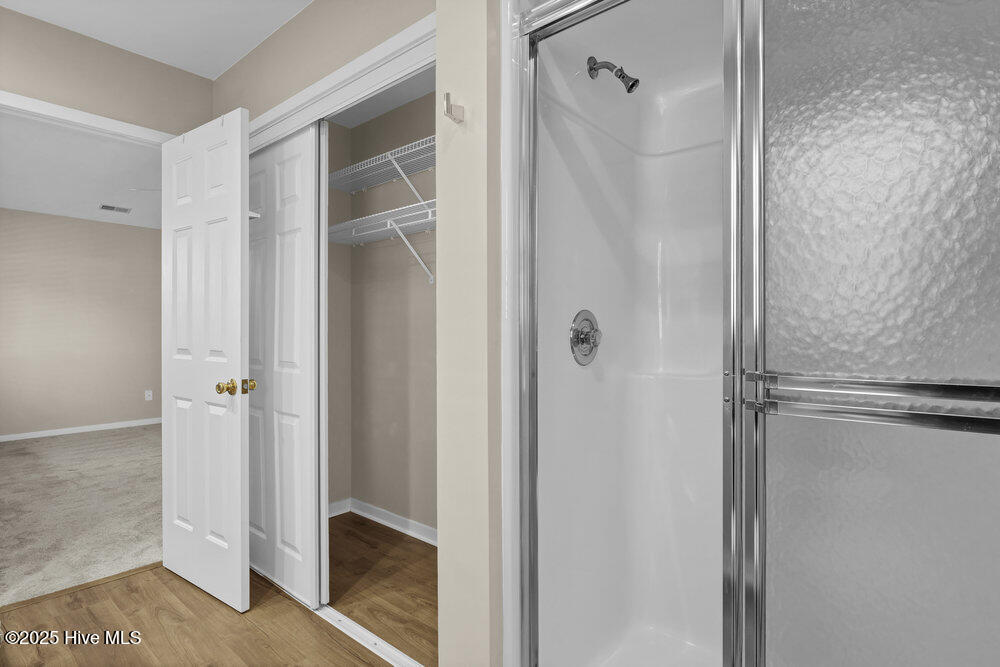 100541814 | Photo 27