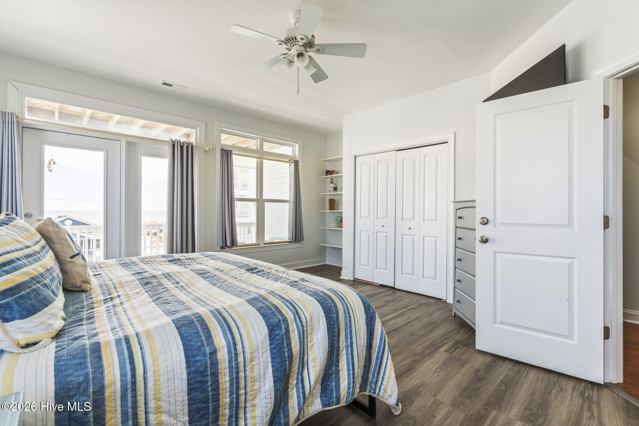 100553989 | Photo 24