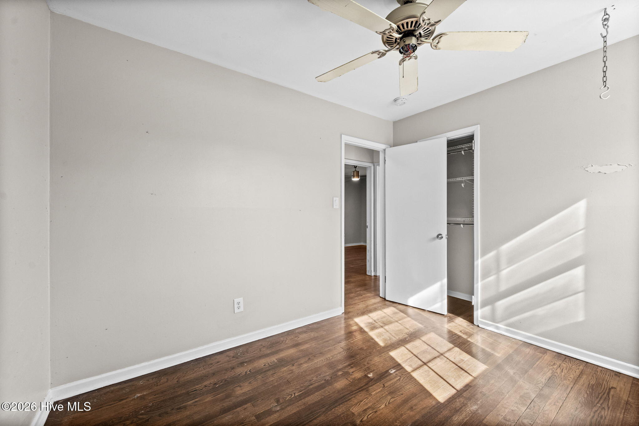 100547094 | Photo 14