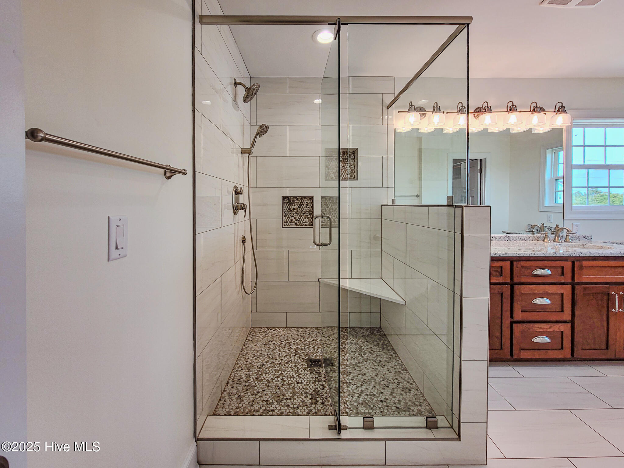 100511254 | Photo 45