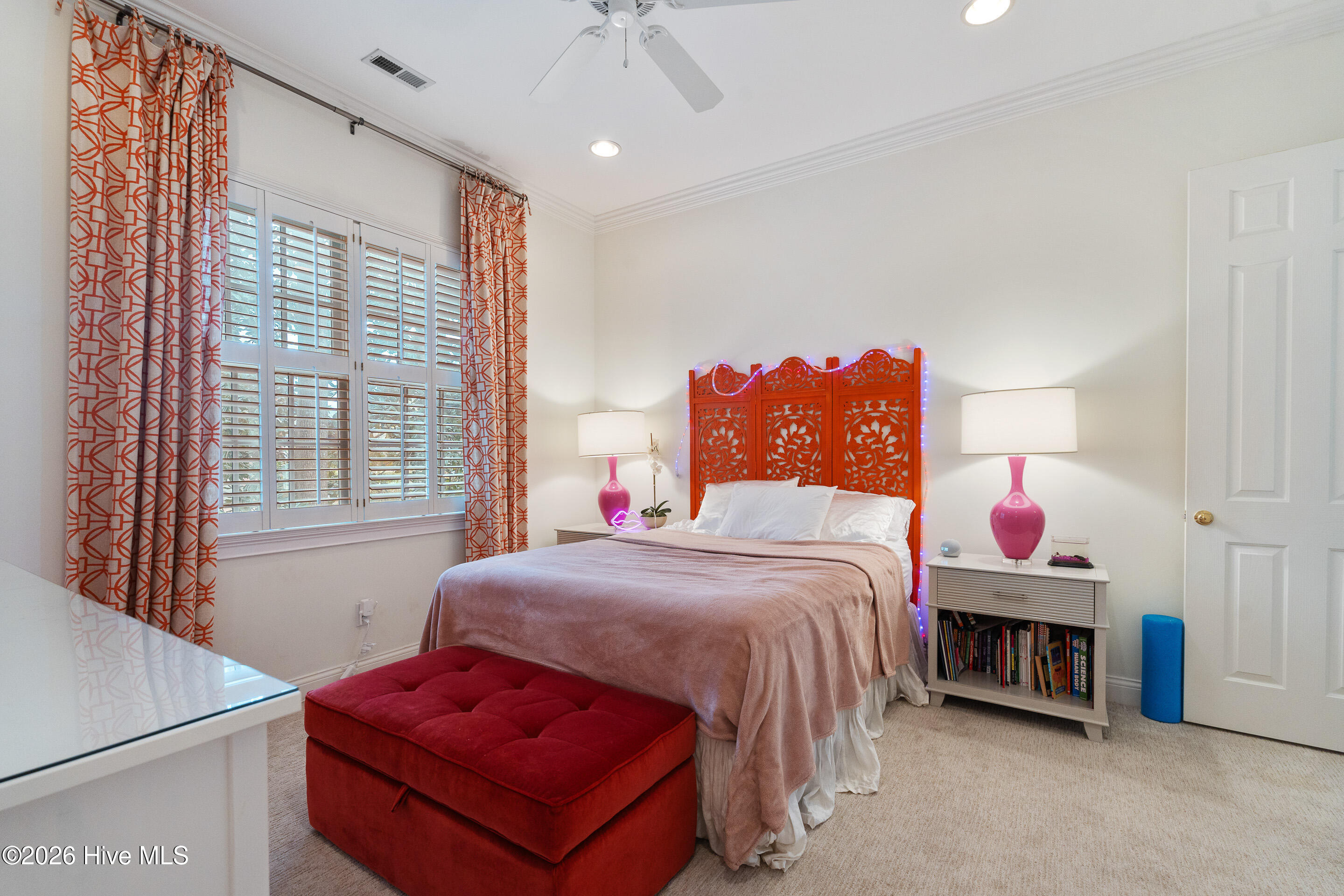 100552027 | Photo 33