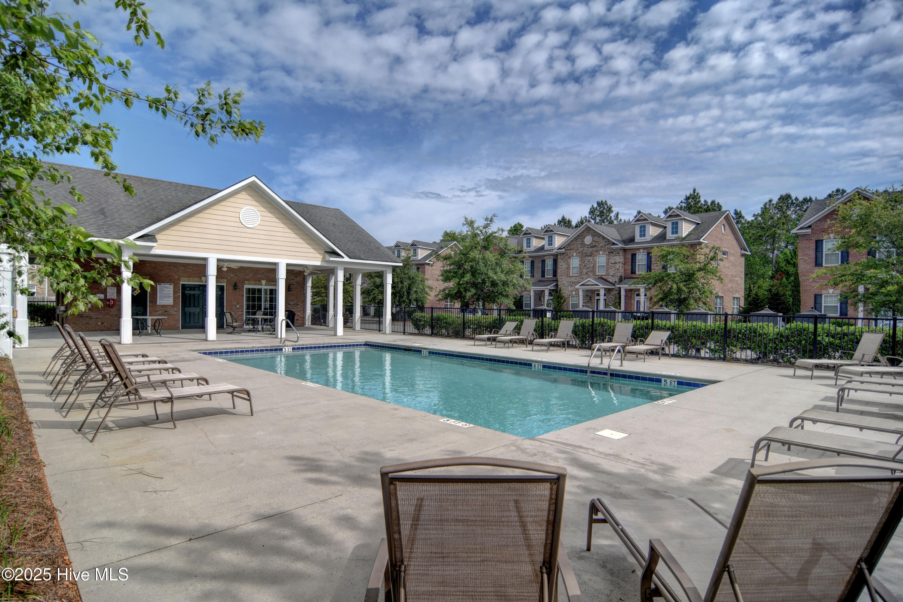 100504988 | Photo 34