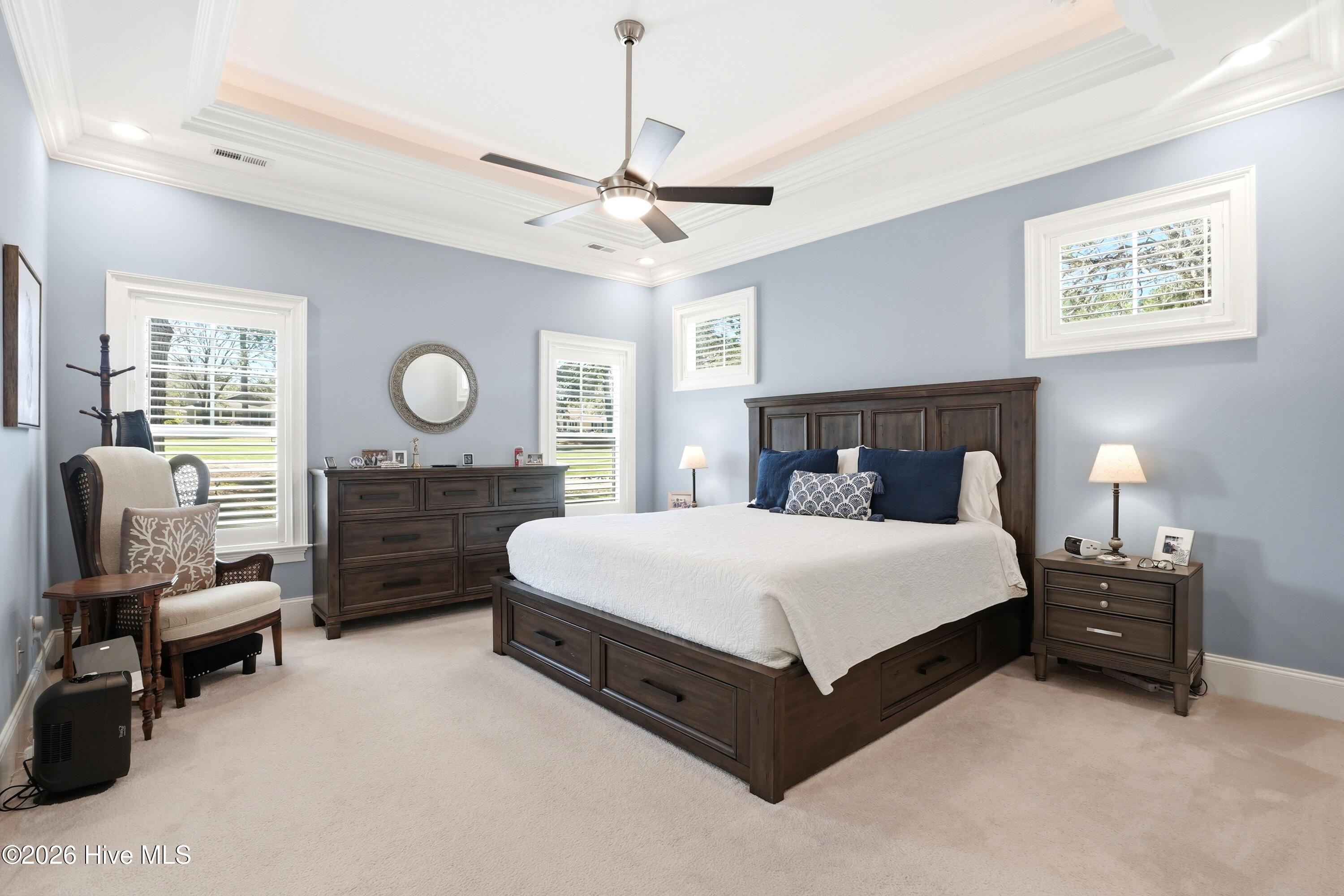 100561923 | Photo 35