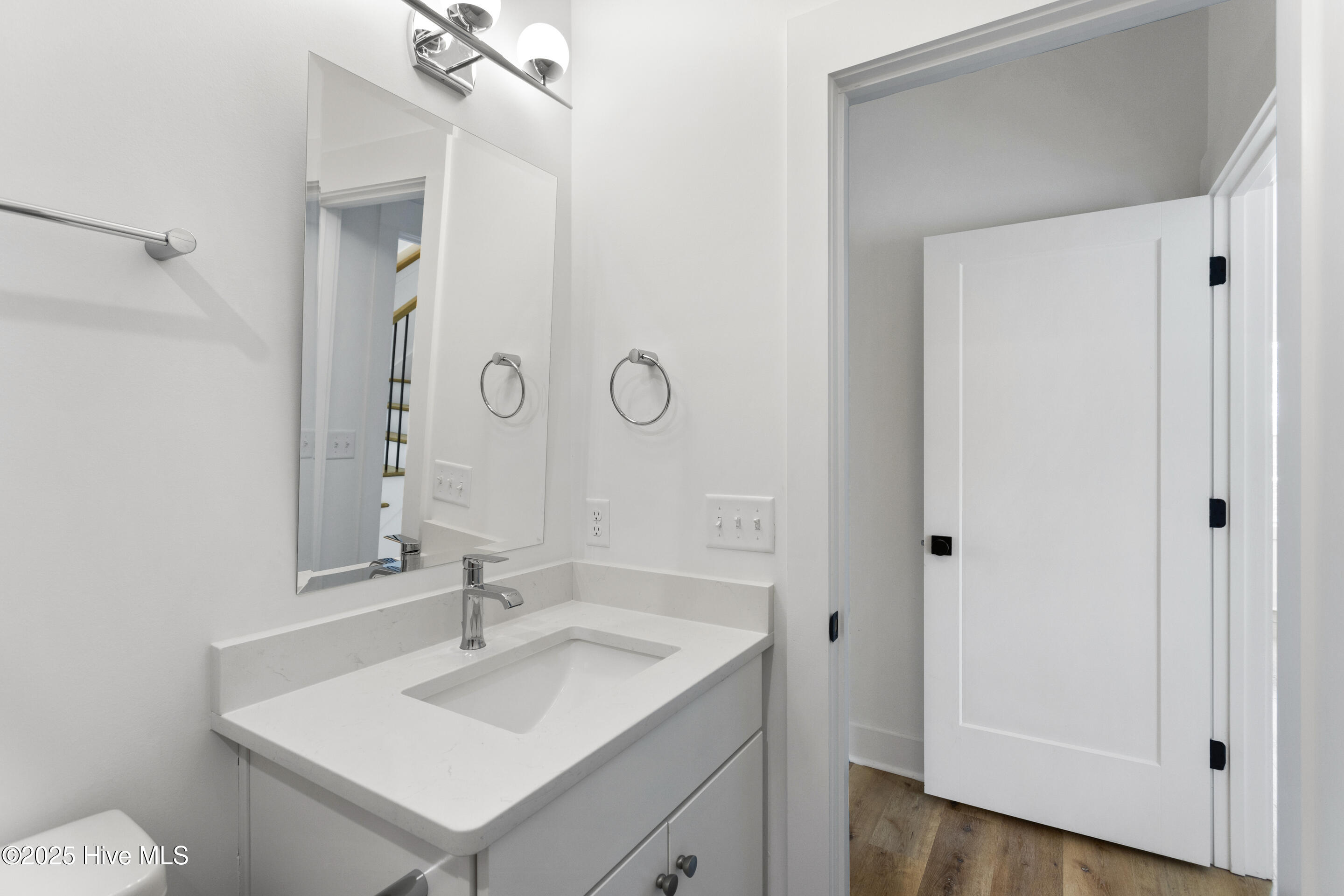 100521314 | Photo 33