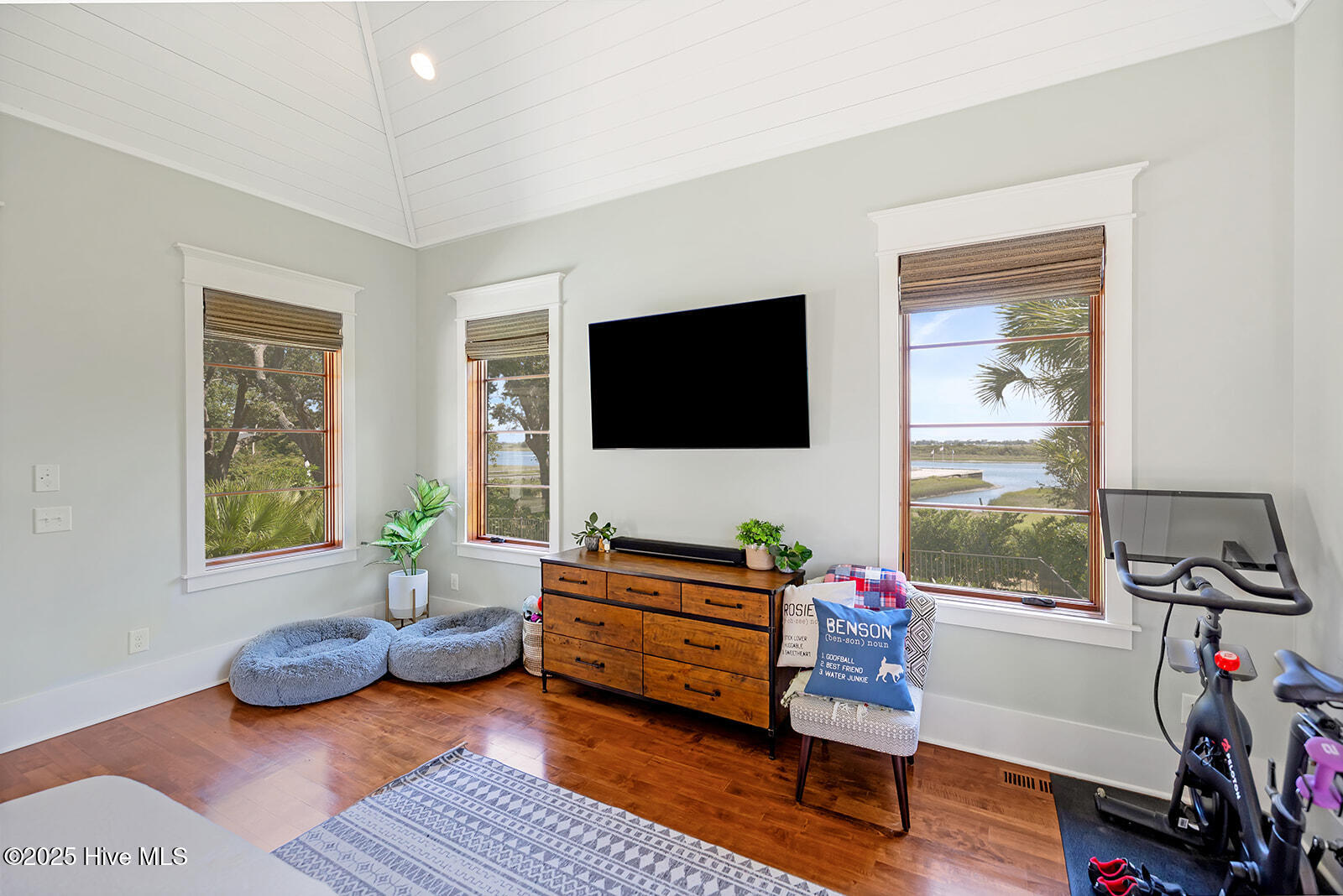 100533871 | Photo 12