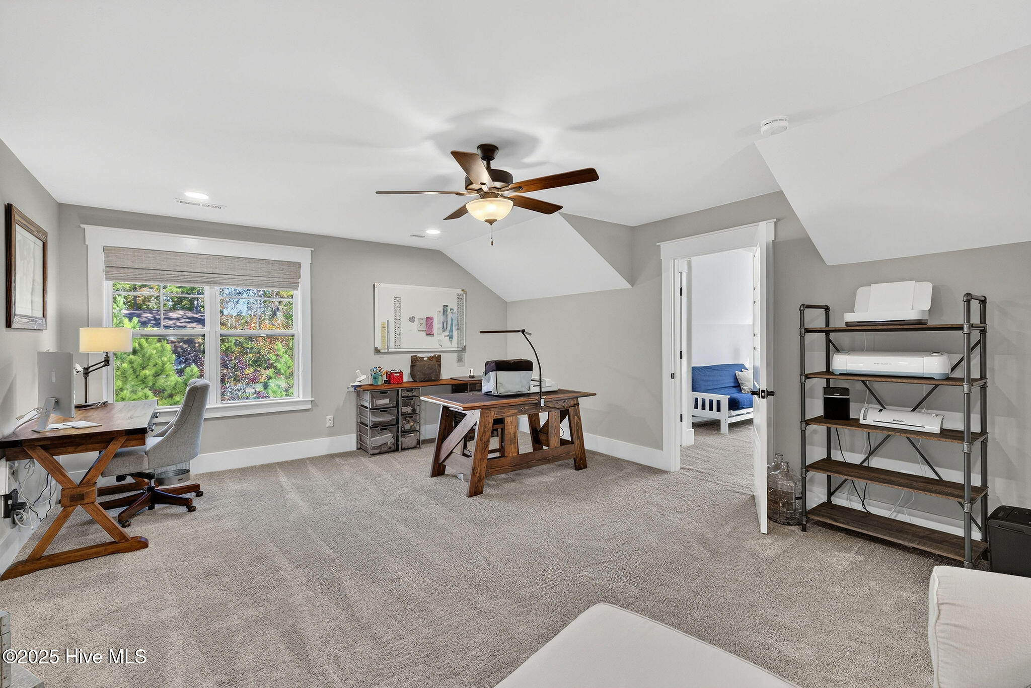 100541568 | Photo 35