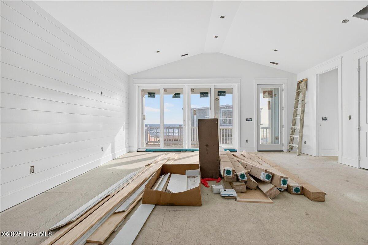 100543299 | Photo 14