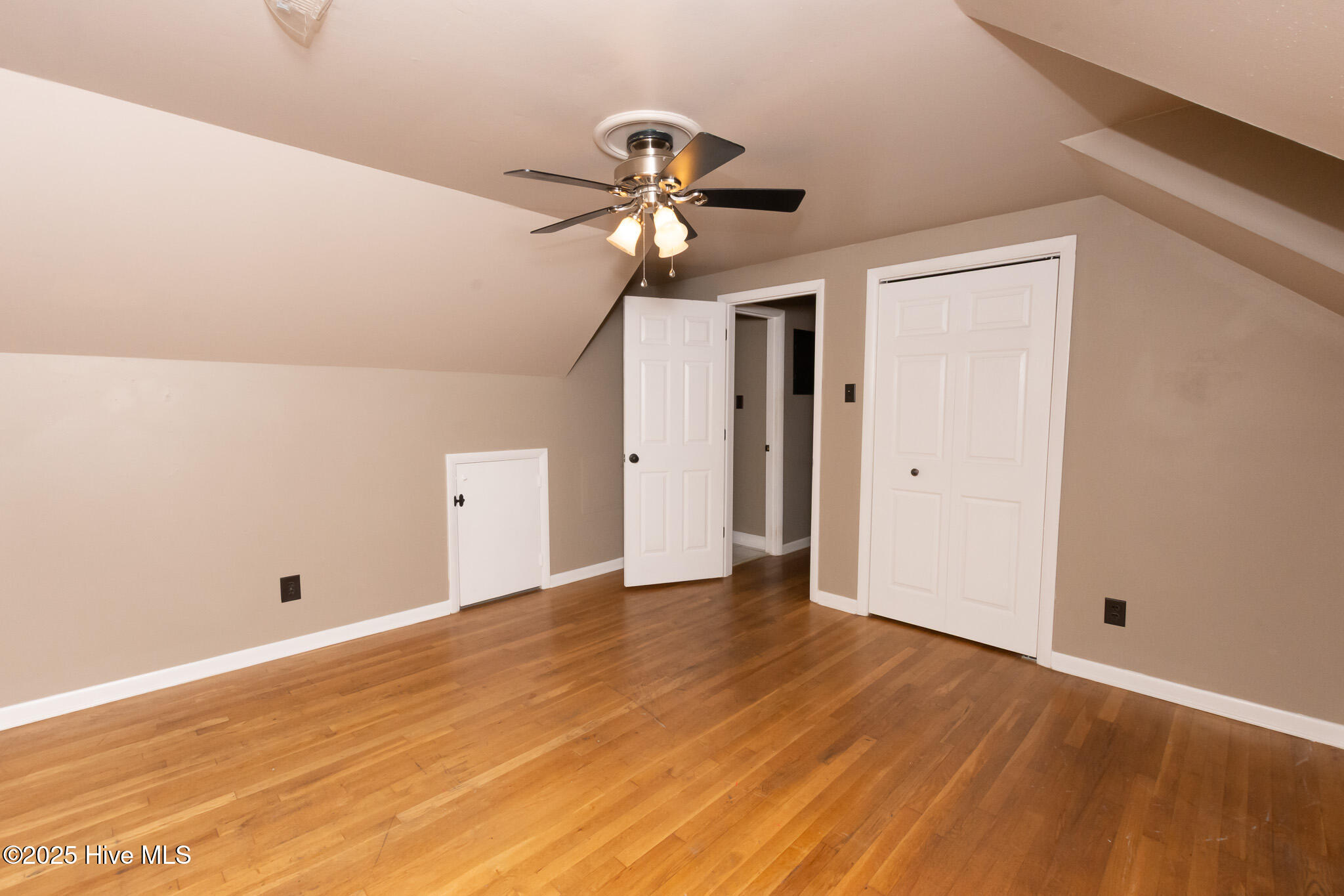 100529268 | Photo 21