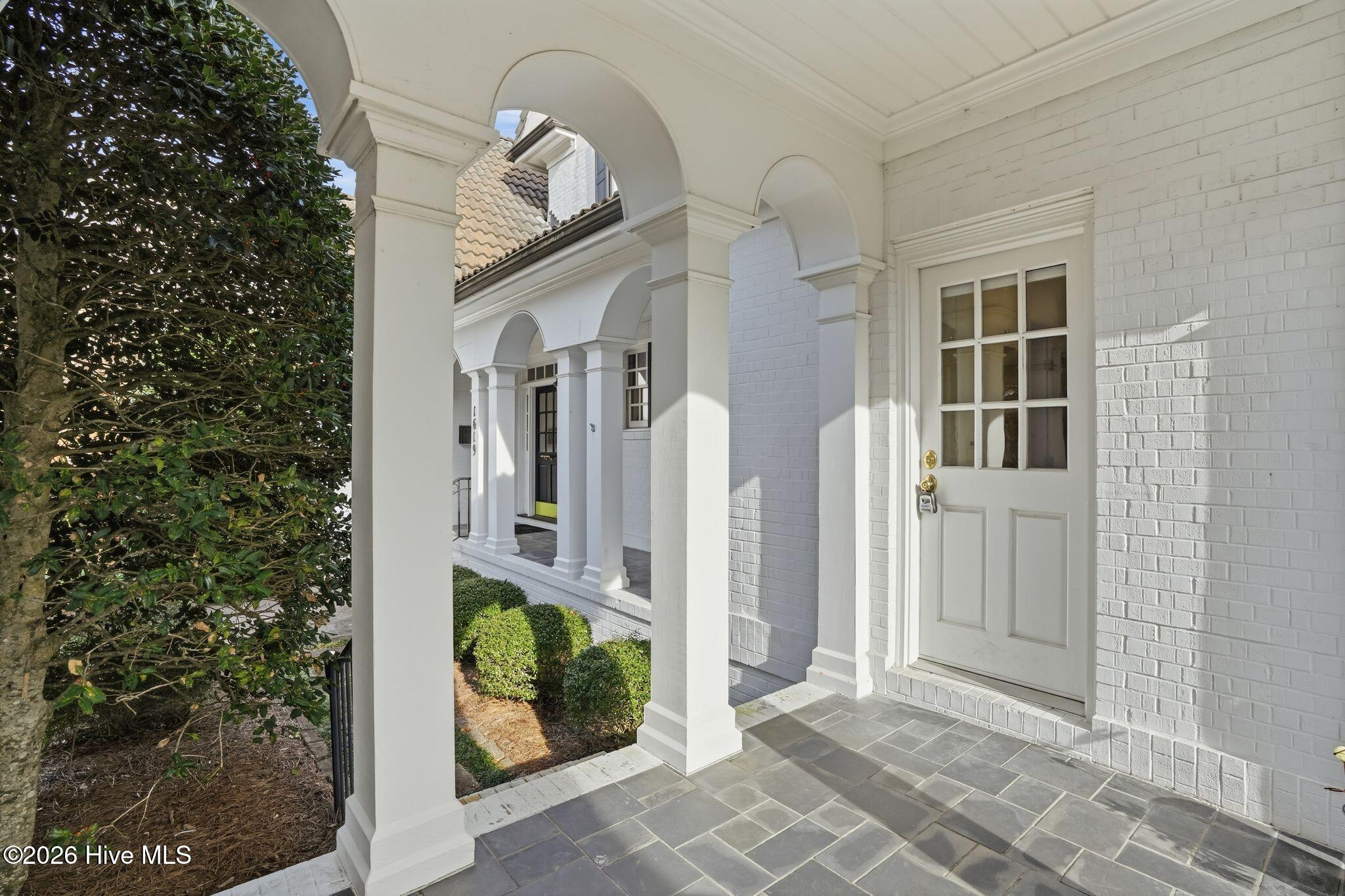 100556046 | Photo 57