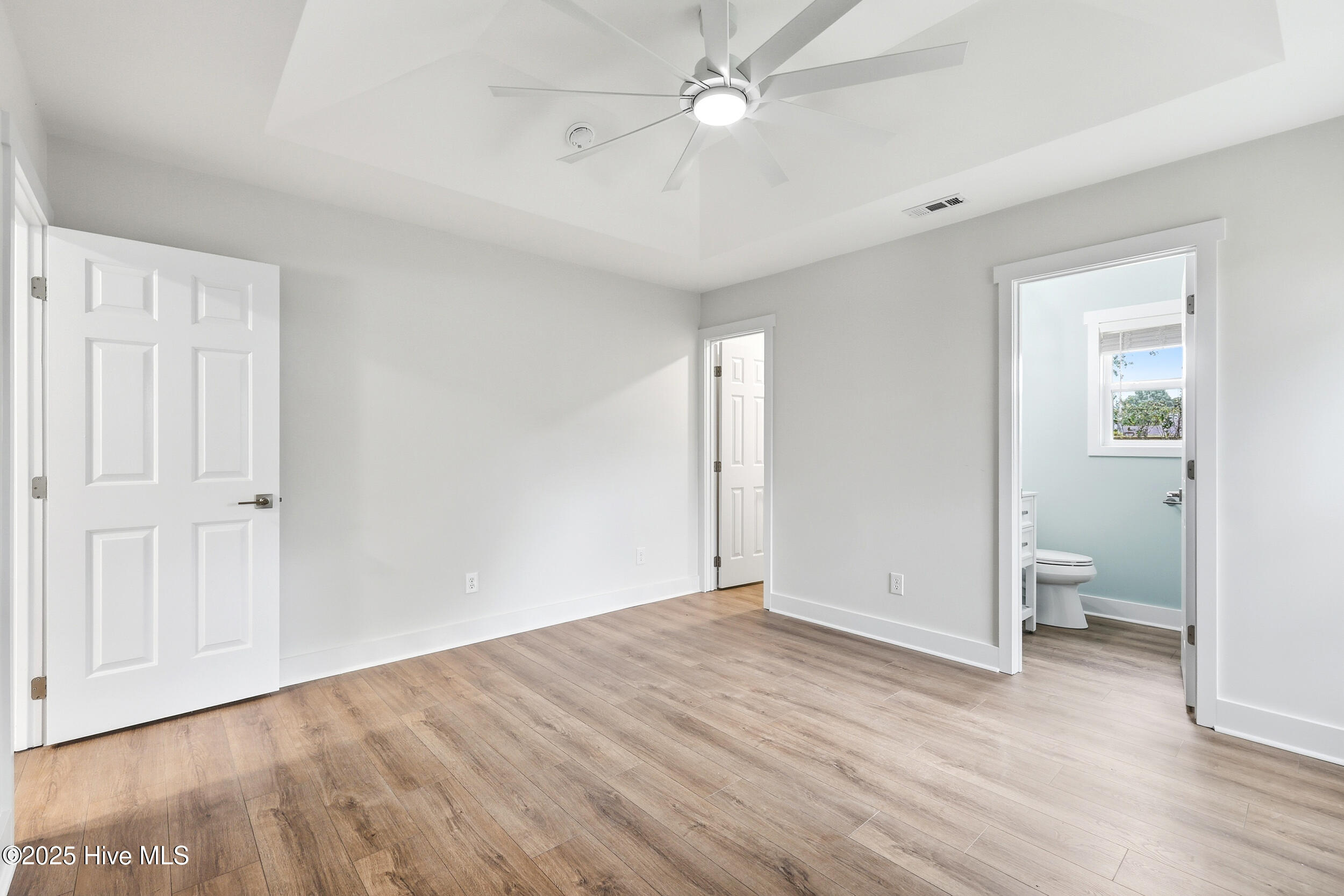 100536680 | Photo 21