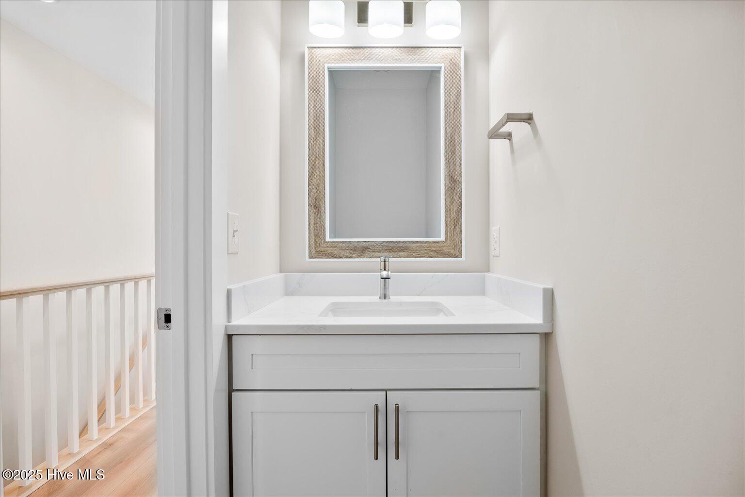 100522420 | Photo 13