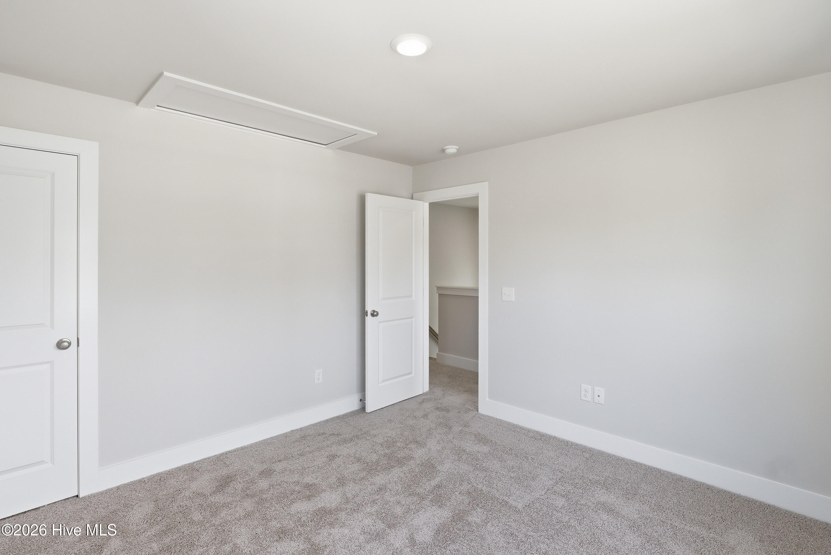 100547597 | Photo 31