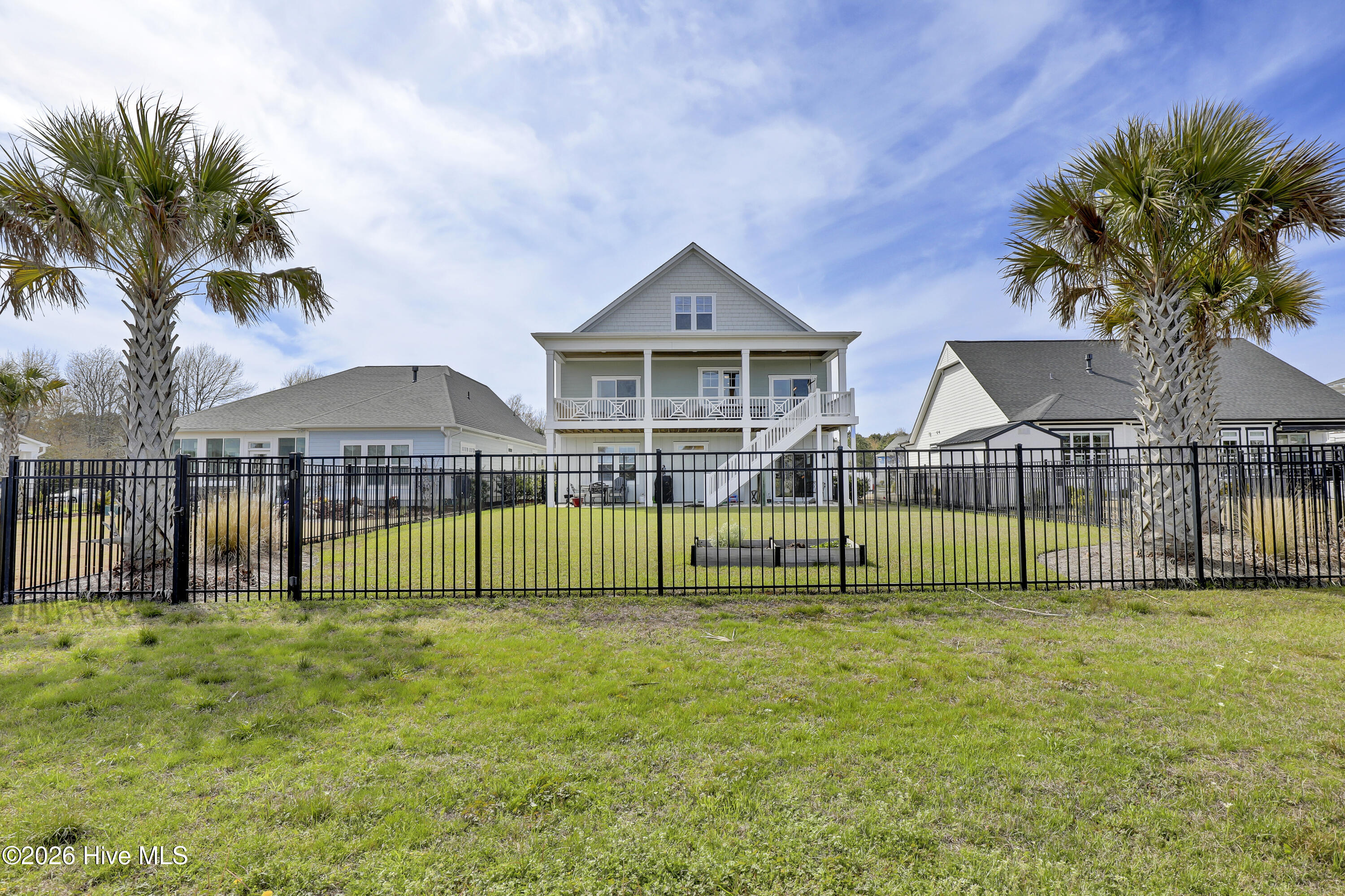 100561723 | Photo 48