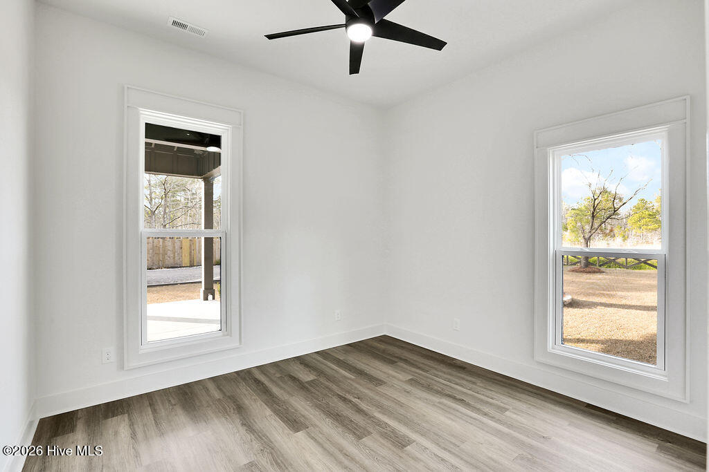 100550907 | Photo 32