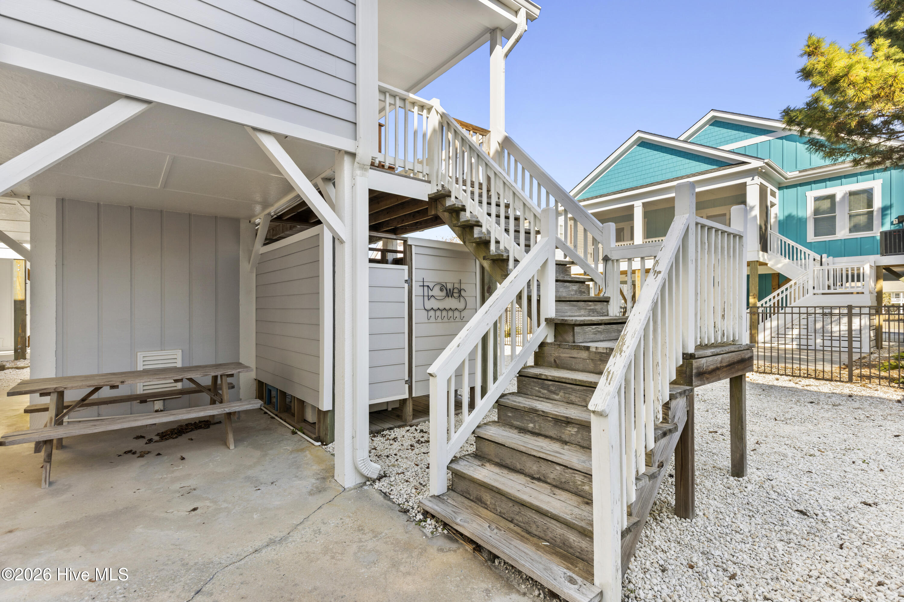 100552709 | Photo 49