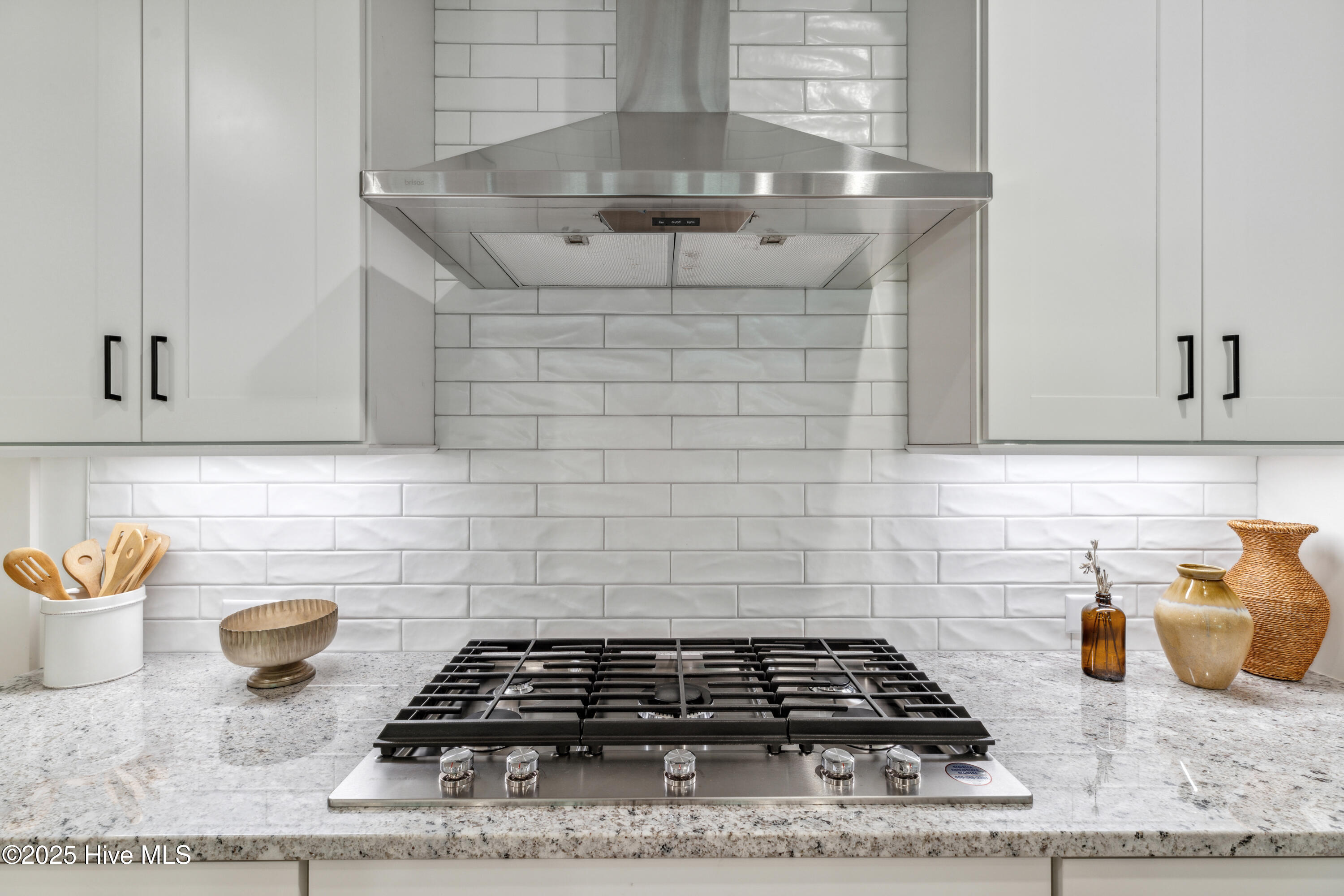 100523457 | Photo 17