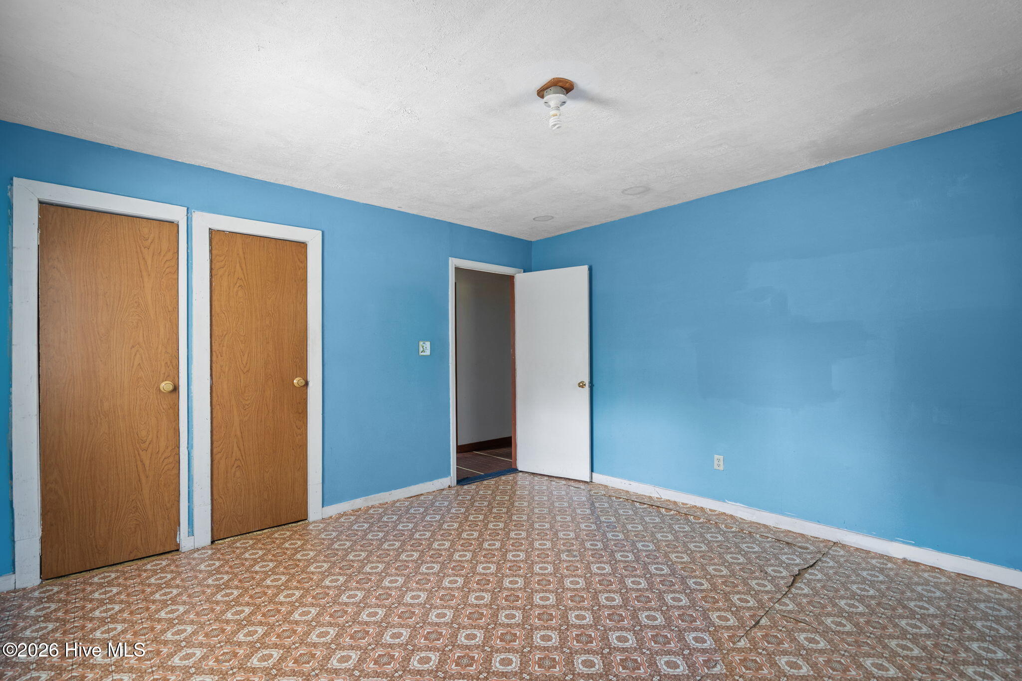 100563221 | Photo 35