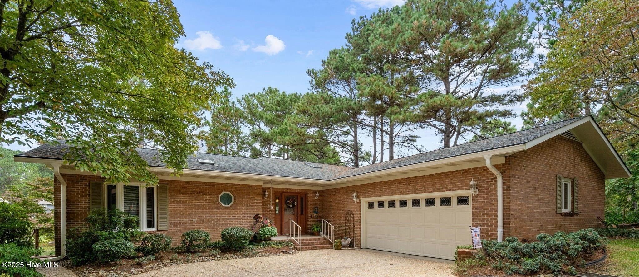 Homes for sale in West End, NC | 114 Cobblestone Ct, West End, NC 27376 | MLS# 100535454