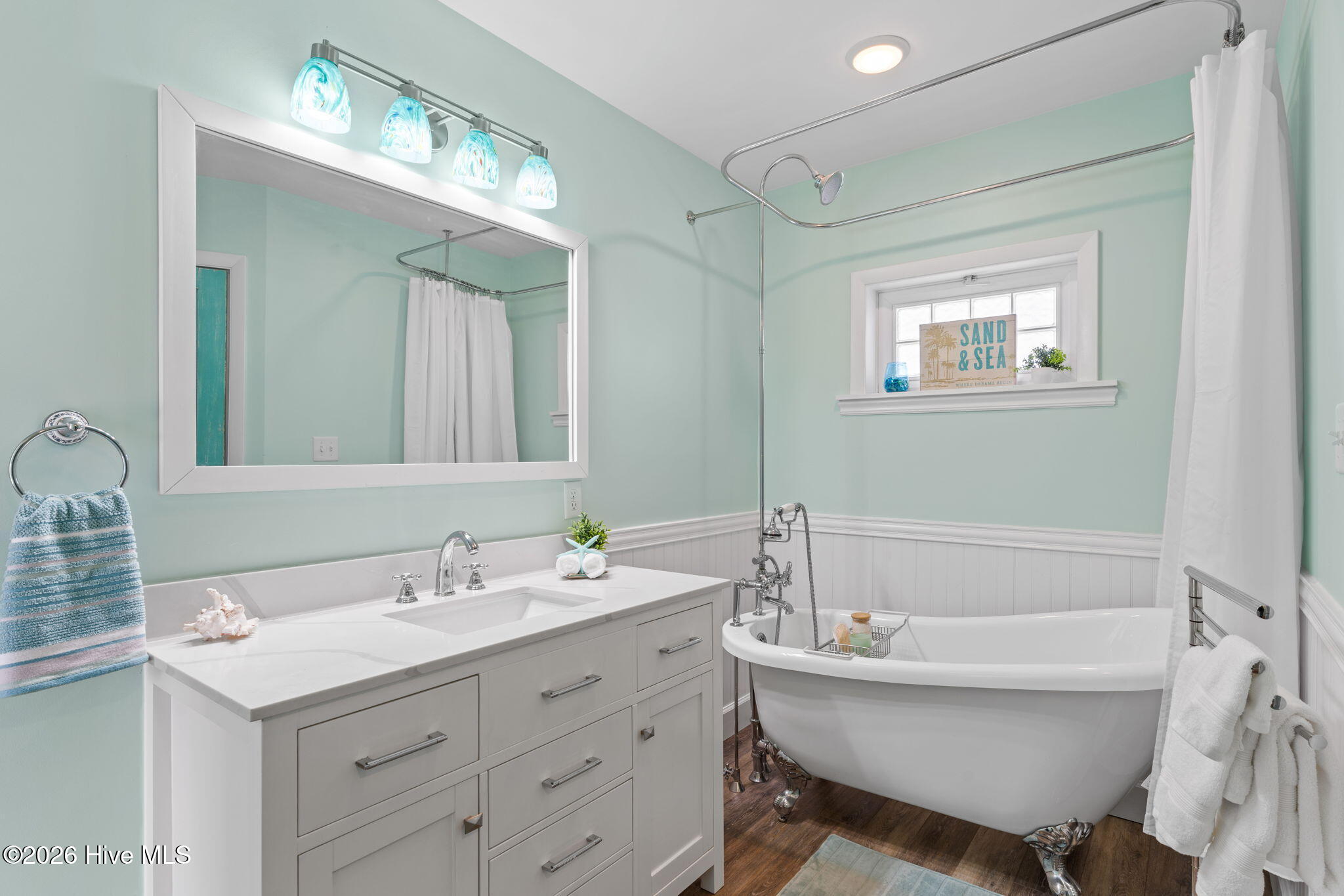 100556597 | Photo 31