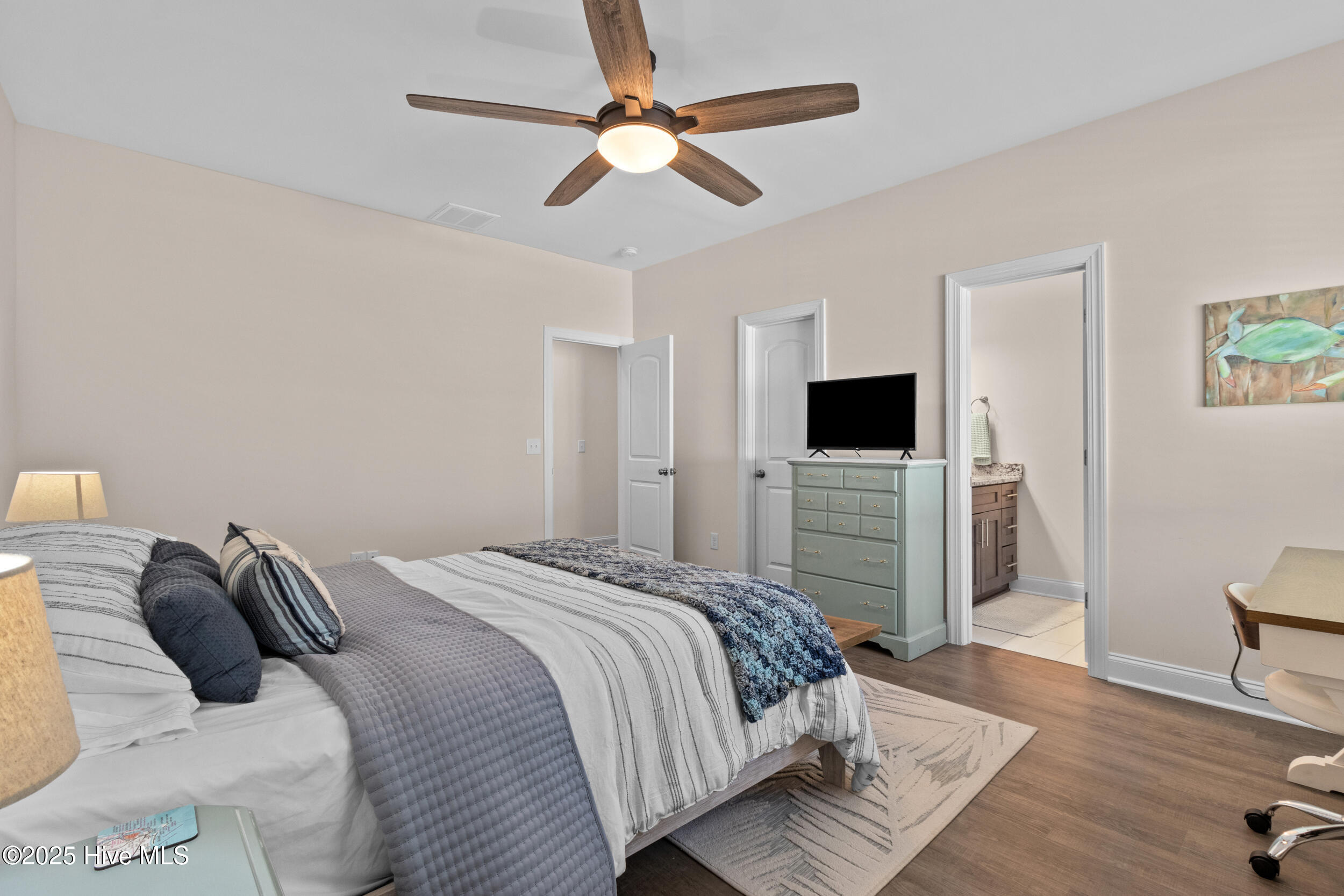 100537622 | Photo 24