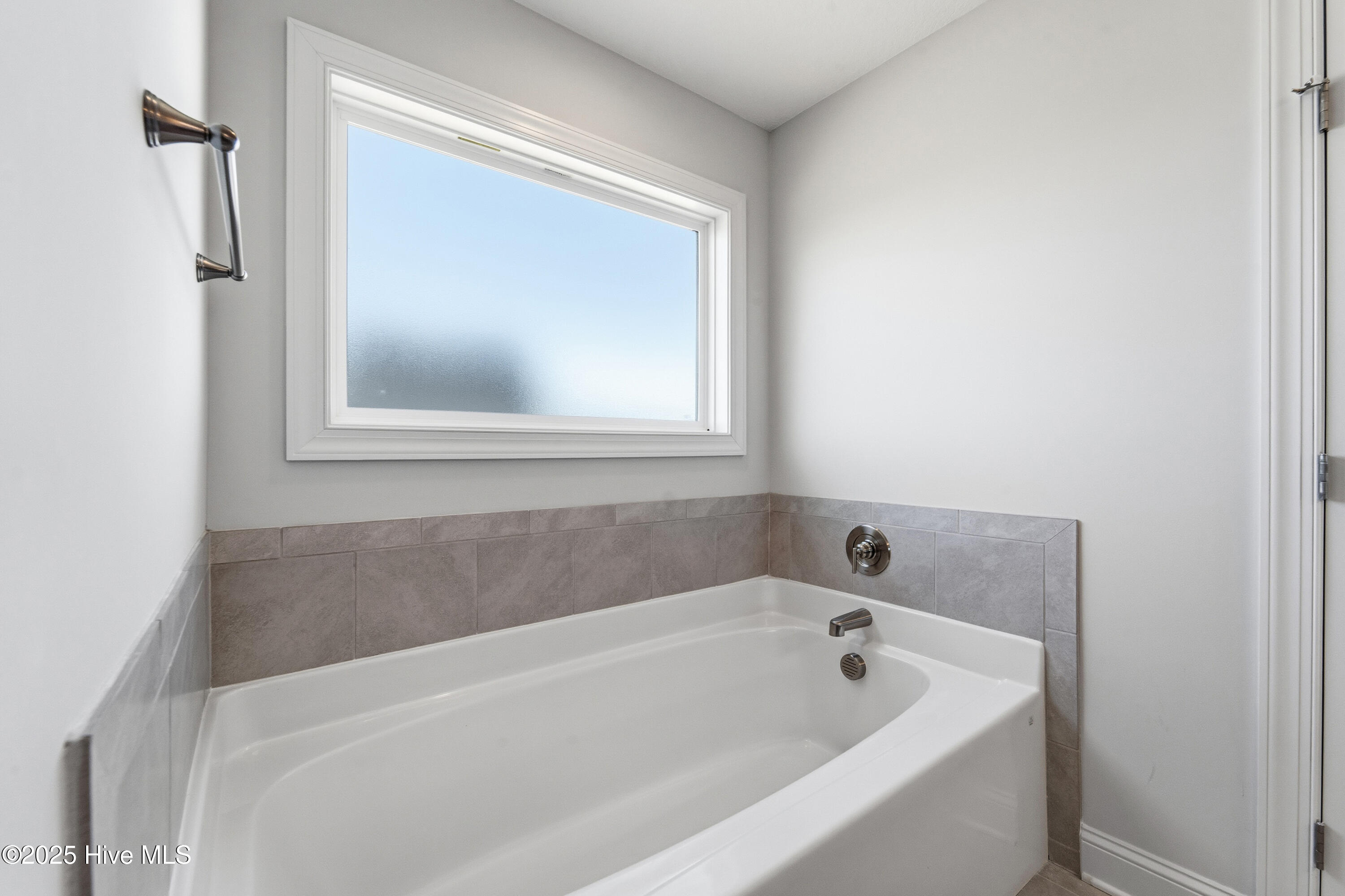 100507195 | Photo 37