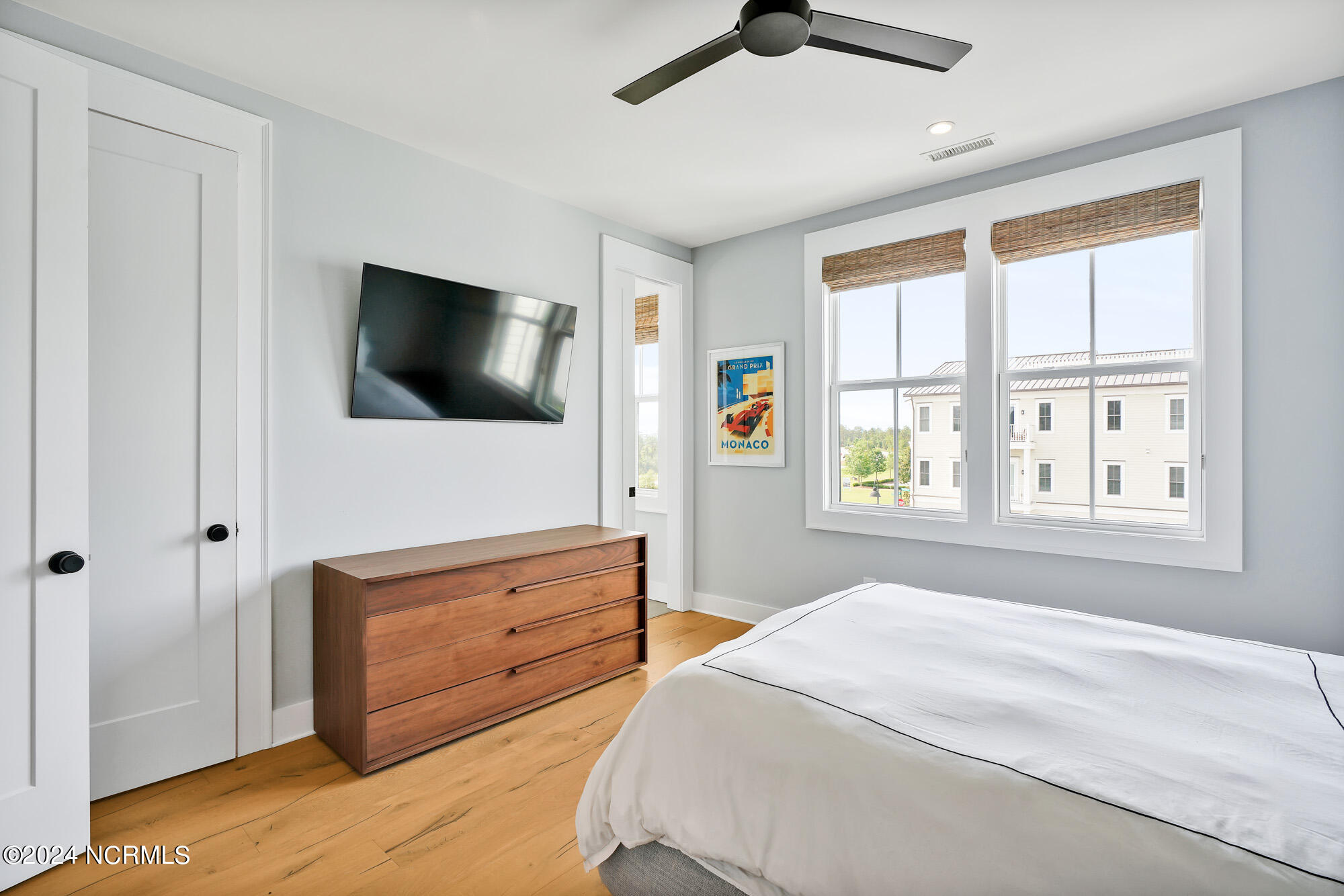 100543550 | Photo 28