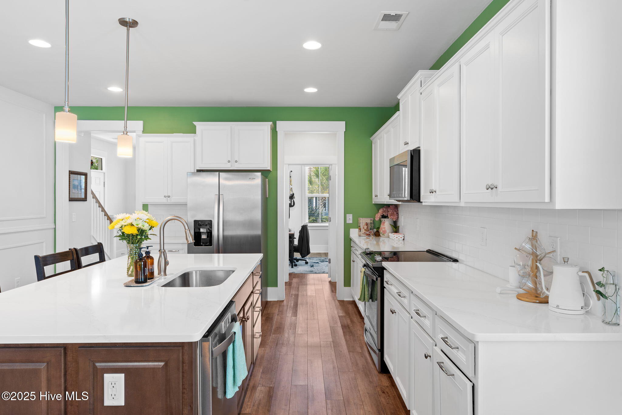 100516296 | Photo 10