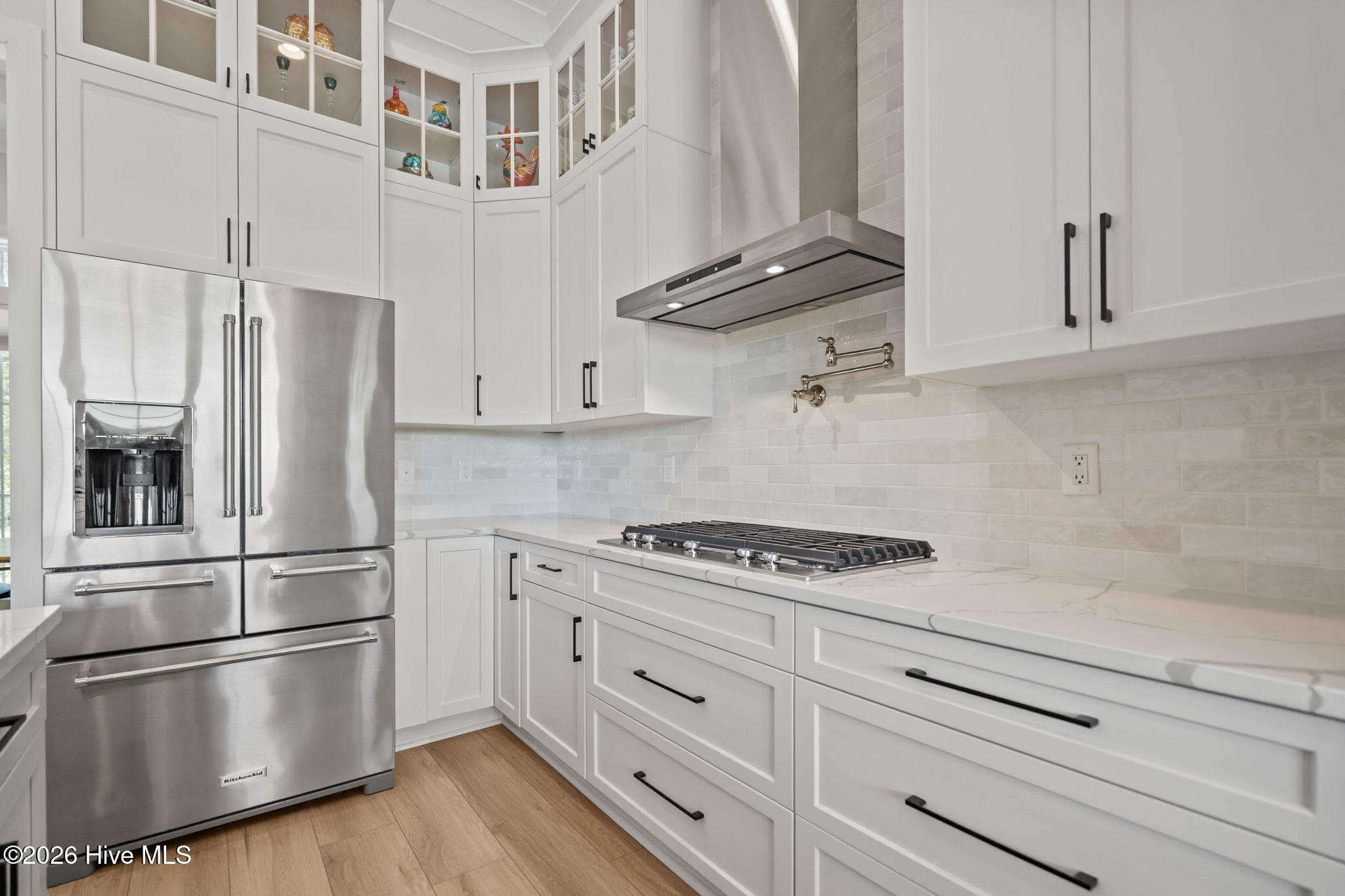 100566934 | Photo 16