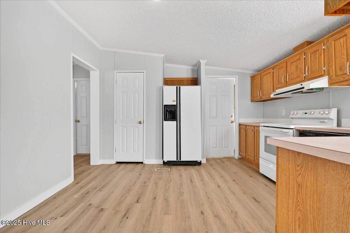 100543230 | Photo 13