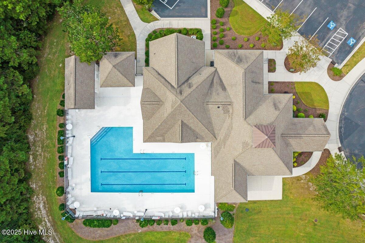 100510424 | Photo 10