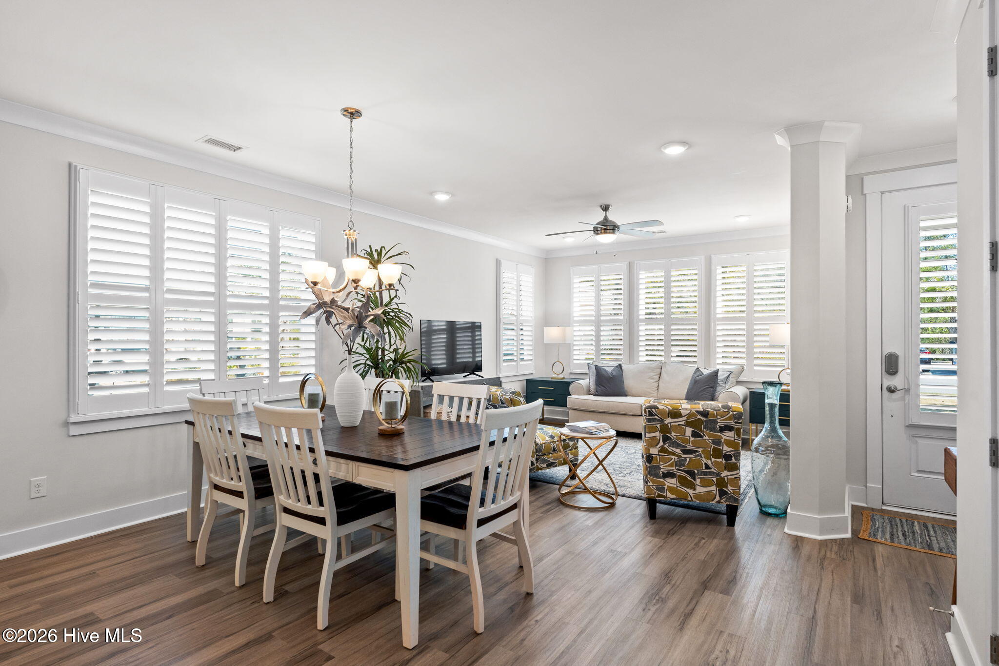 100564957 | Photo 15