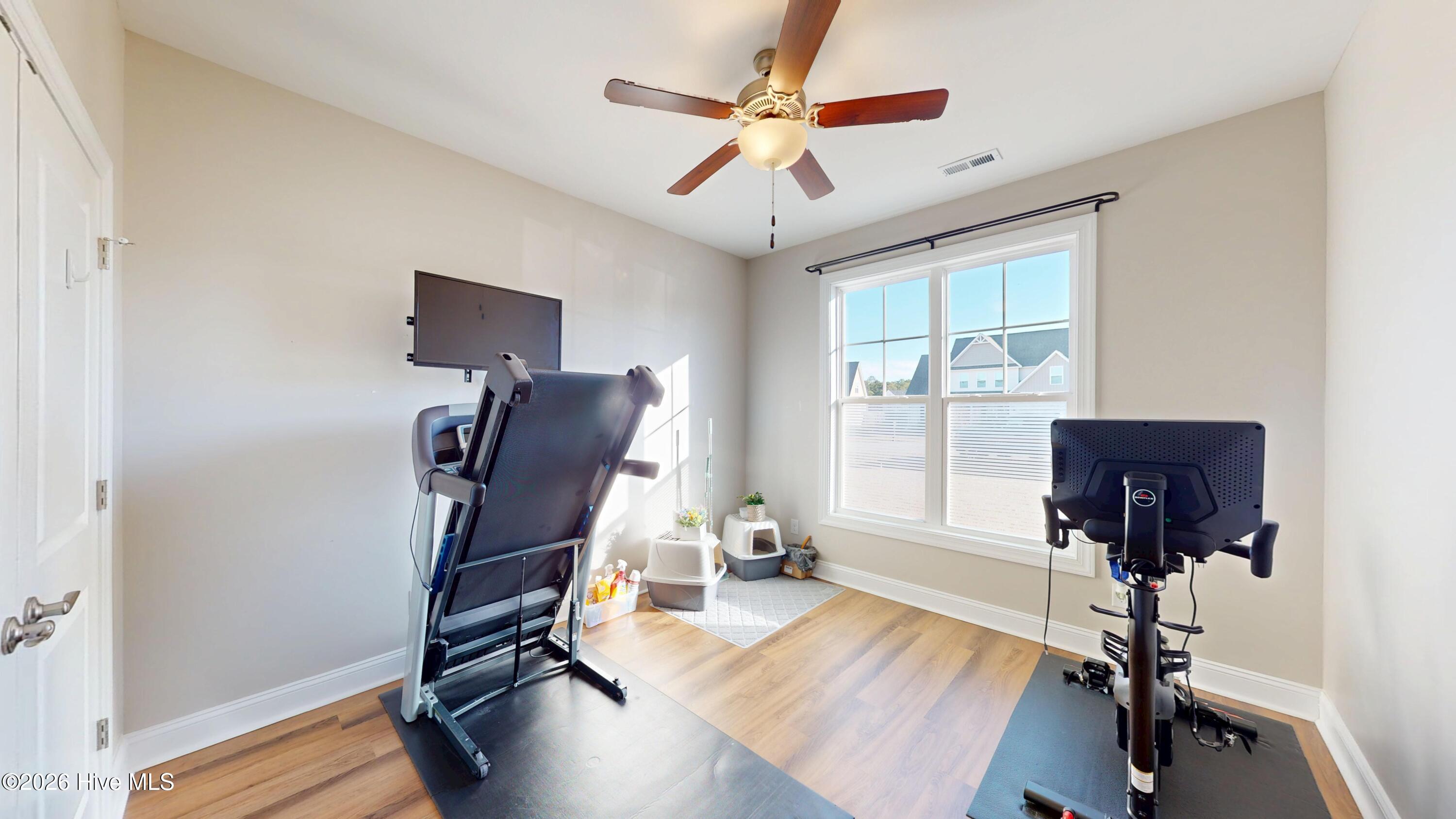 100547102 | Photo 43