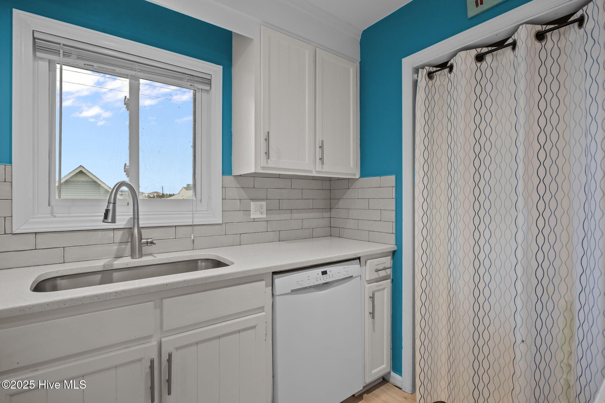 100544977 | Photo 17