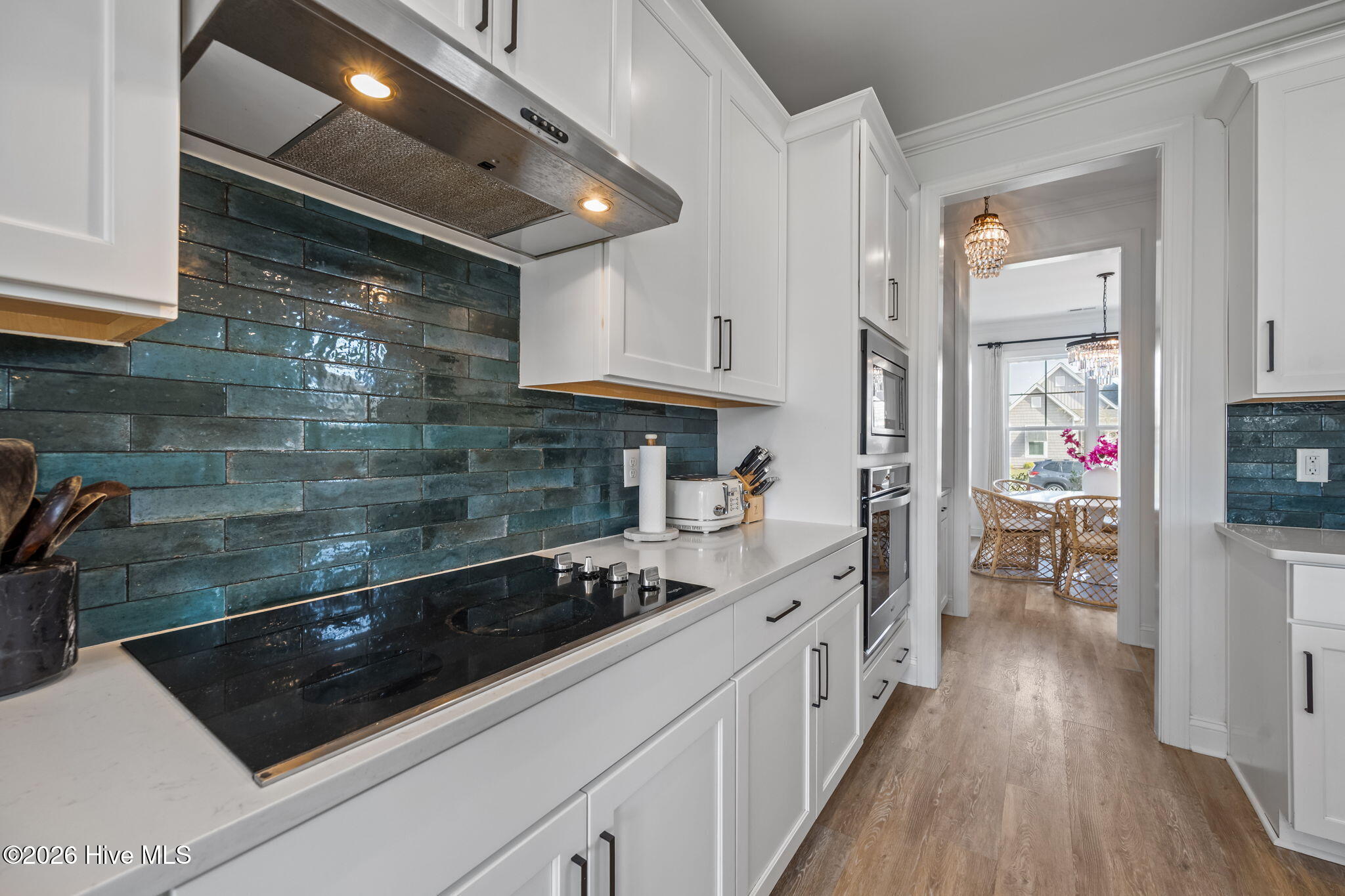 100566111 | Photo 13