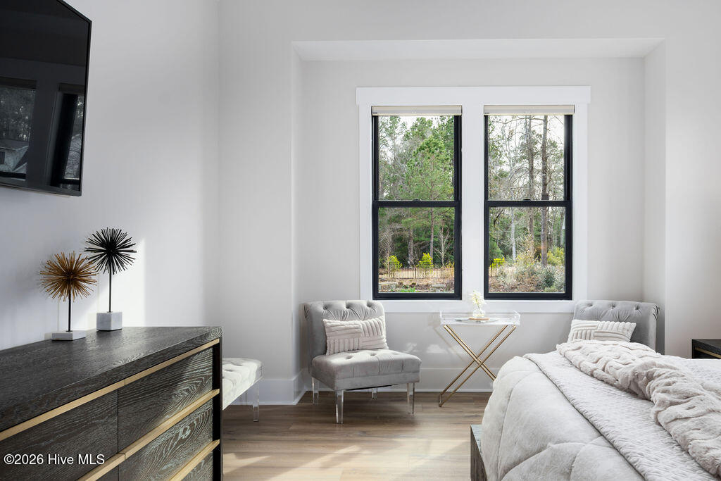 100558848 | Photo 25