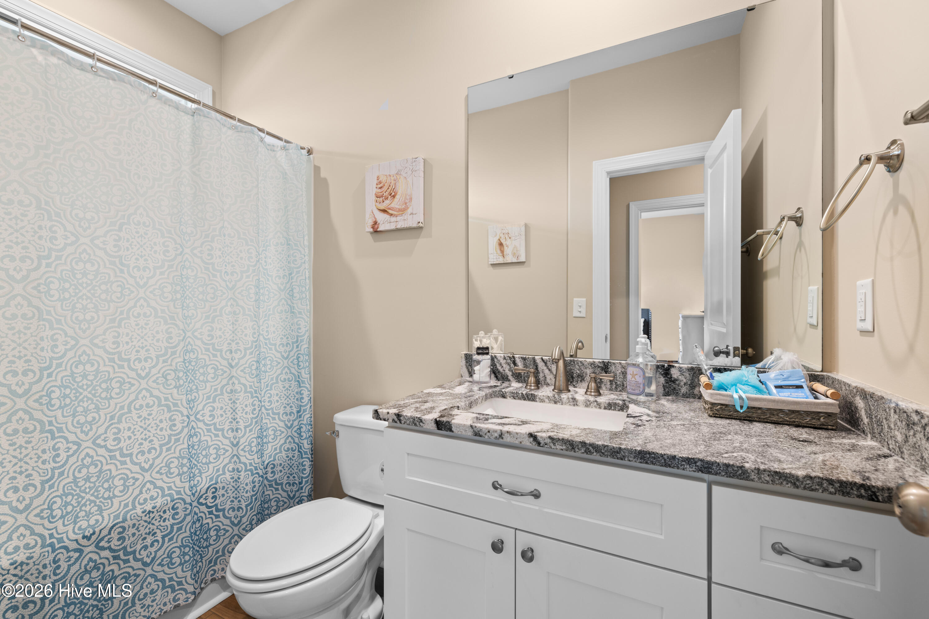 100552072 | Photo 36