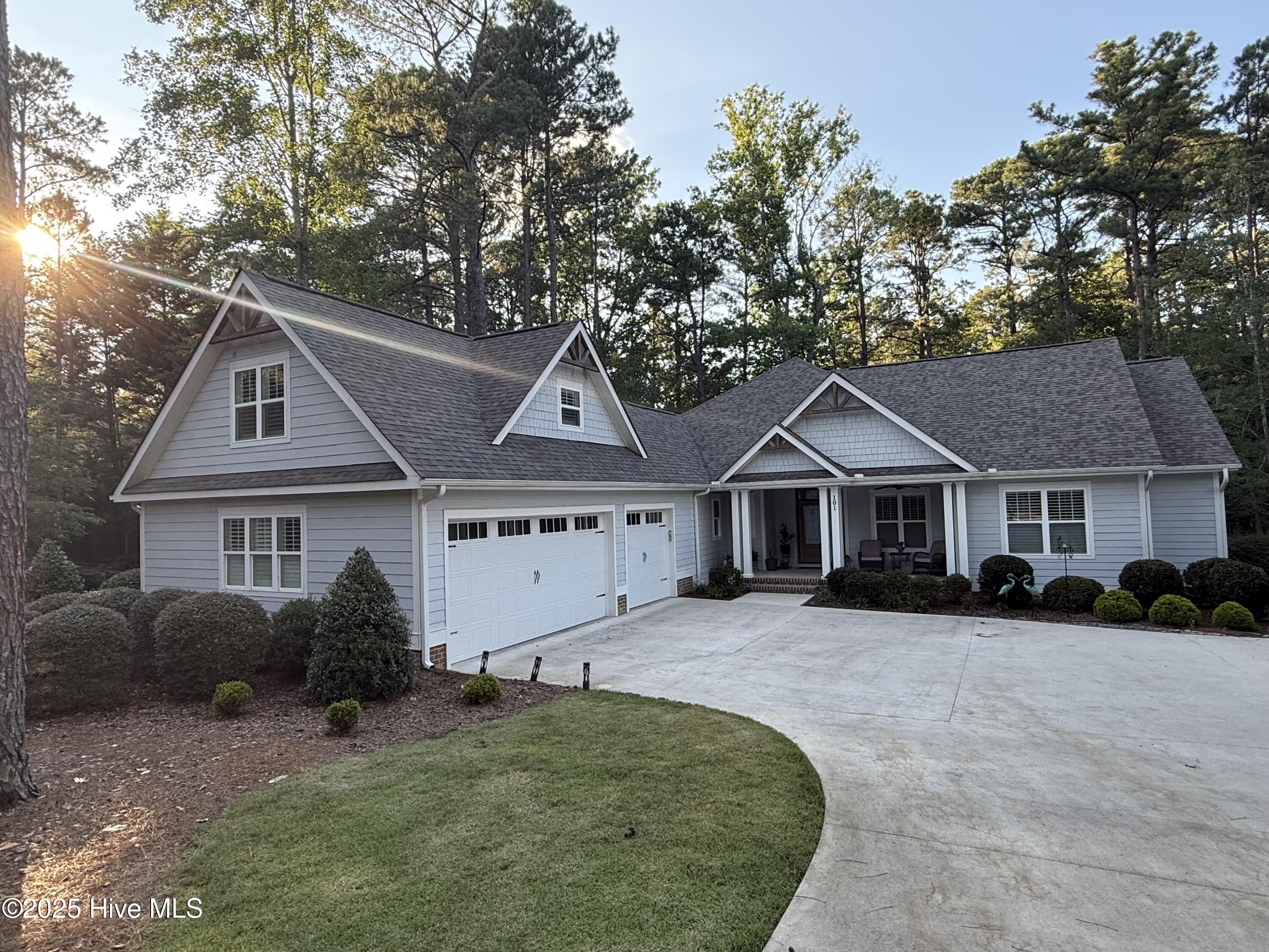 Homes for sale in Pinehurst, NC | 101 Stoneykirk Dr, Pinehurst, NC 28374 | MLS# 100534865