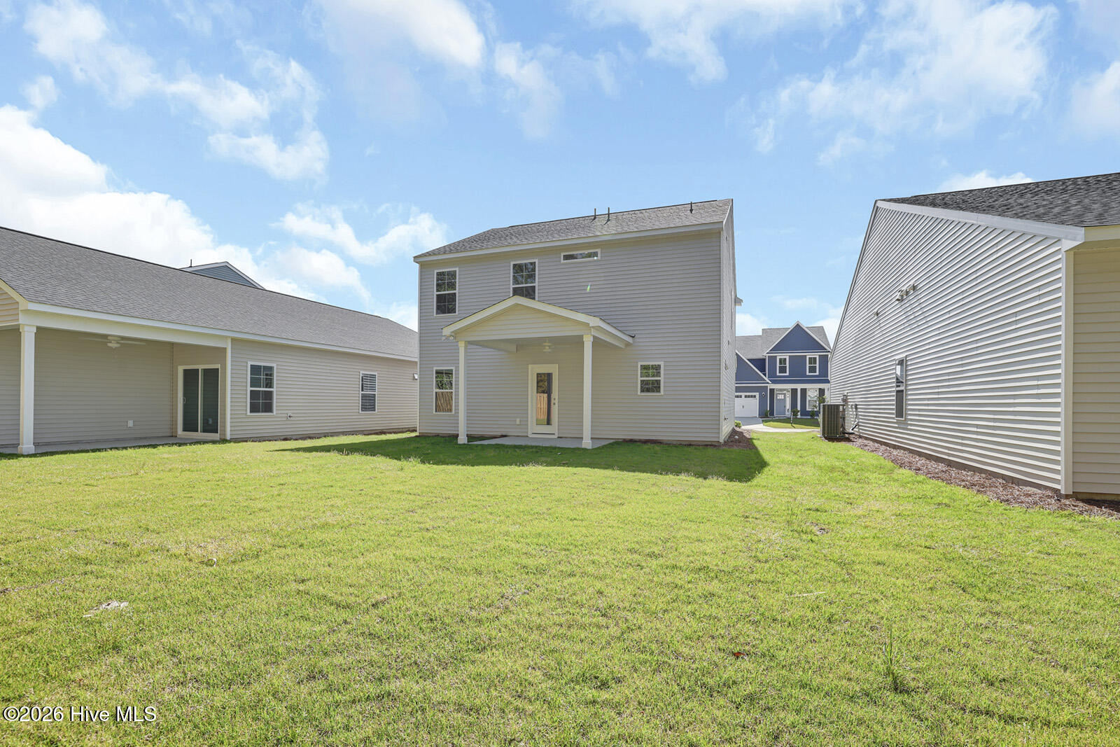 100550324 | Photo 26